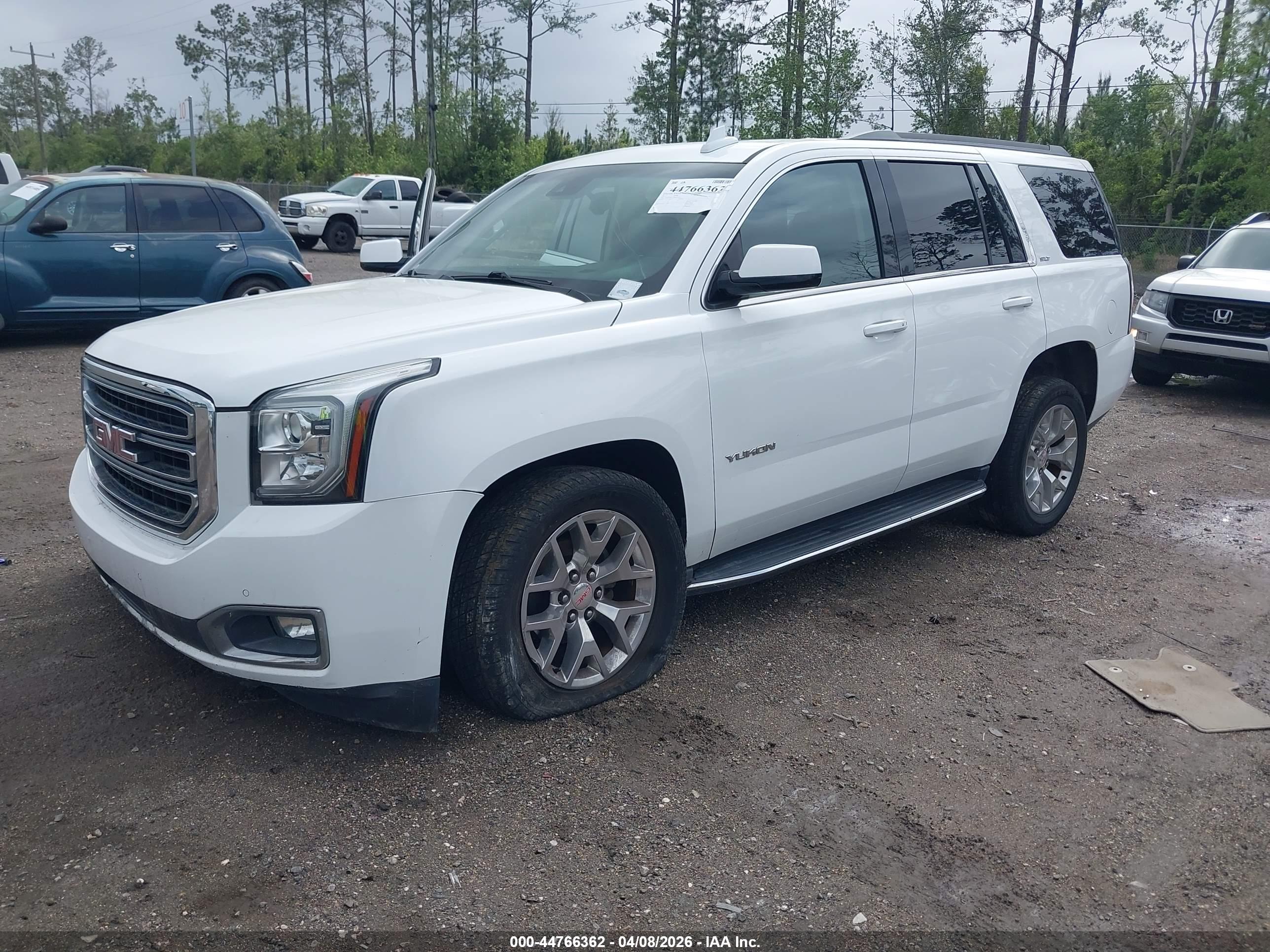 GMC YUKON image 2