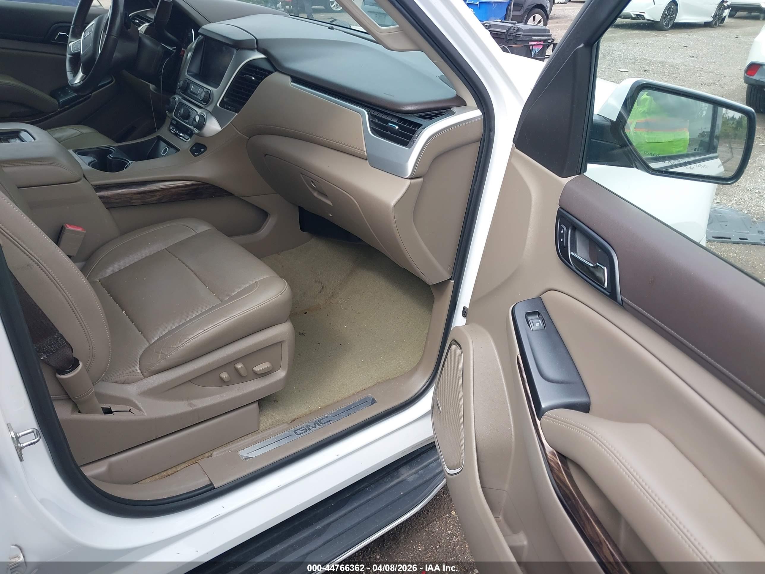 GMC YUKON image 5