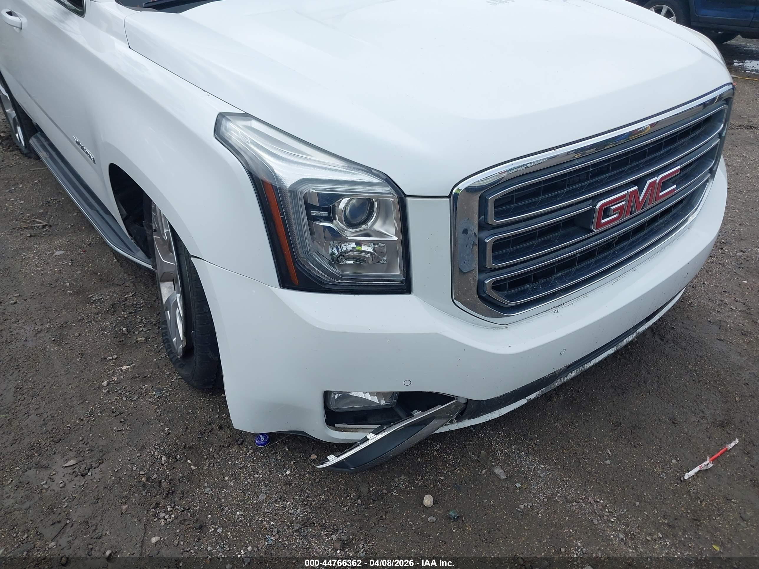 GMC YUKON image 6