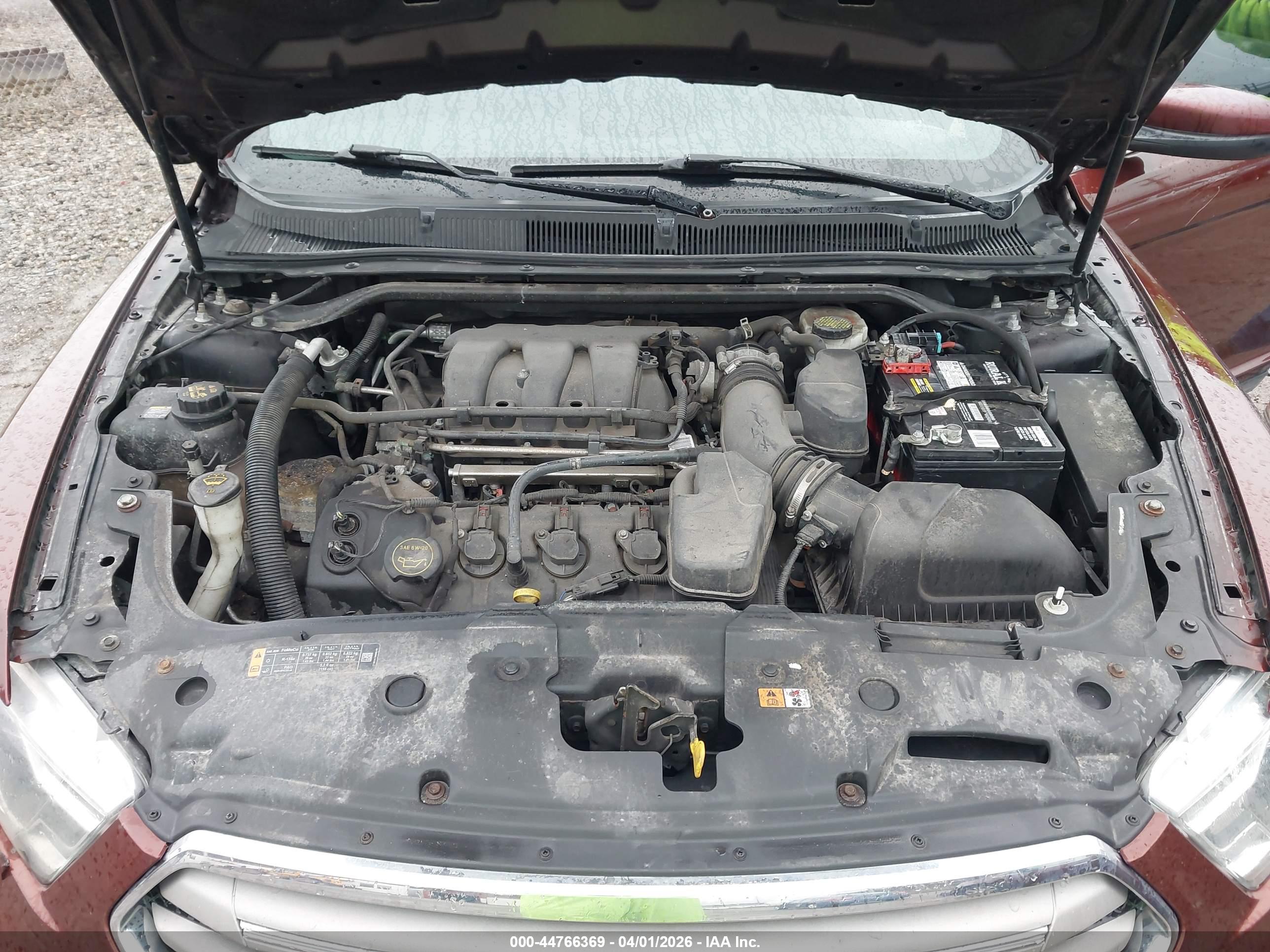 FORD TAURUS image 10