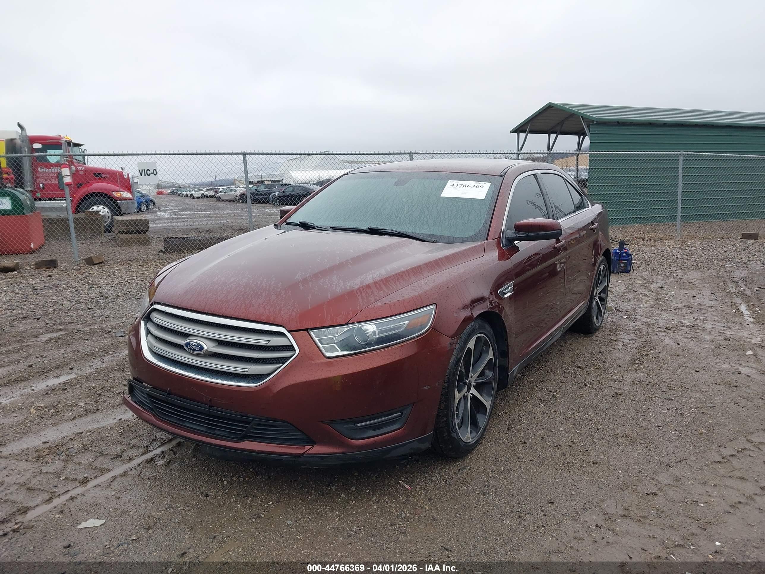 FORD TAURUS image 2