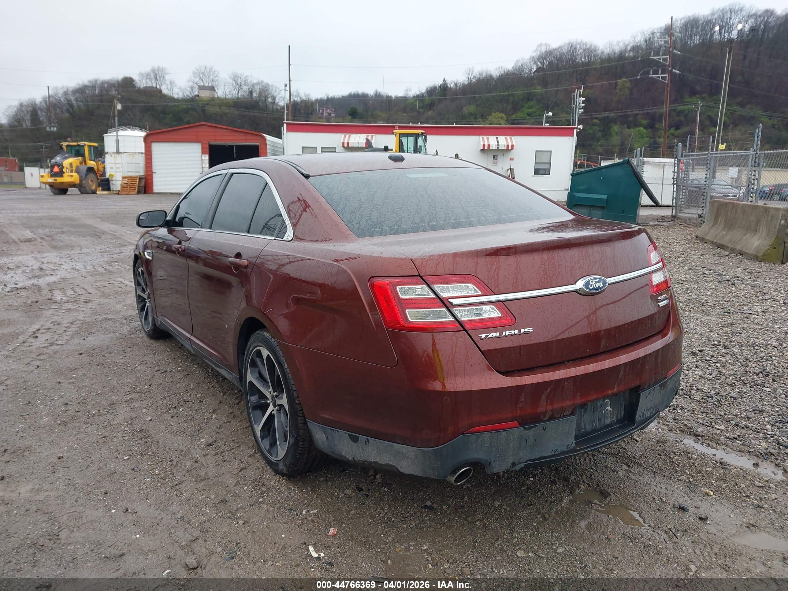 FORD TAURUS image 3