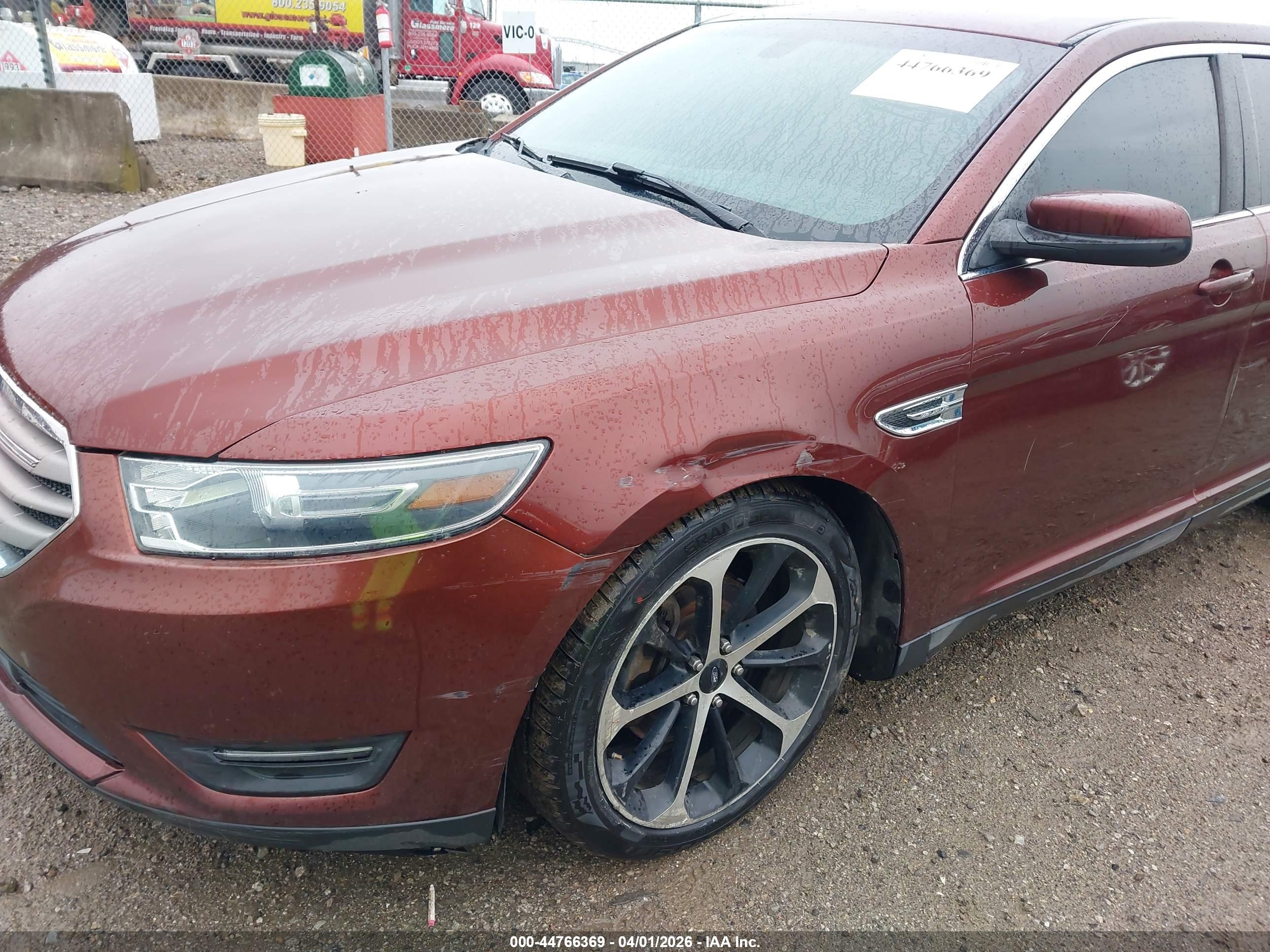 FORD TAURUS image 6