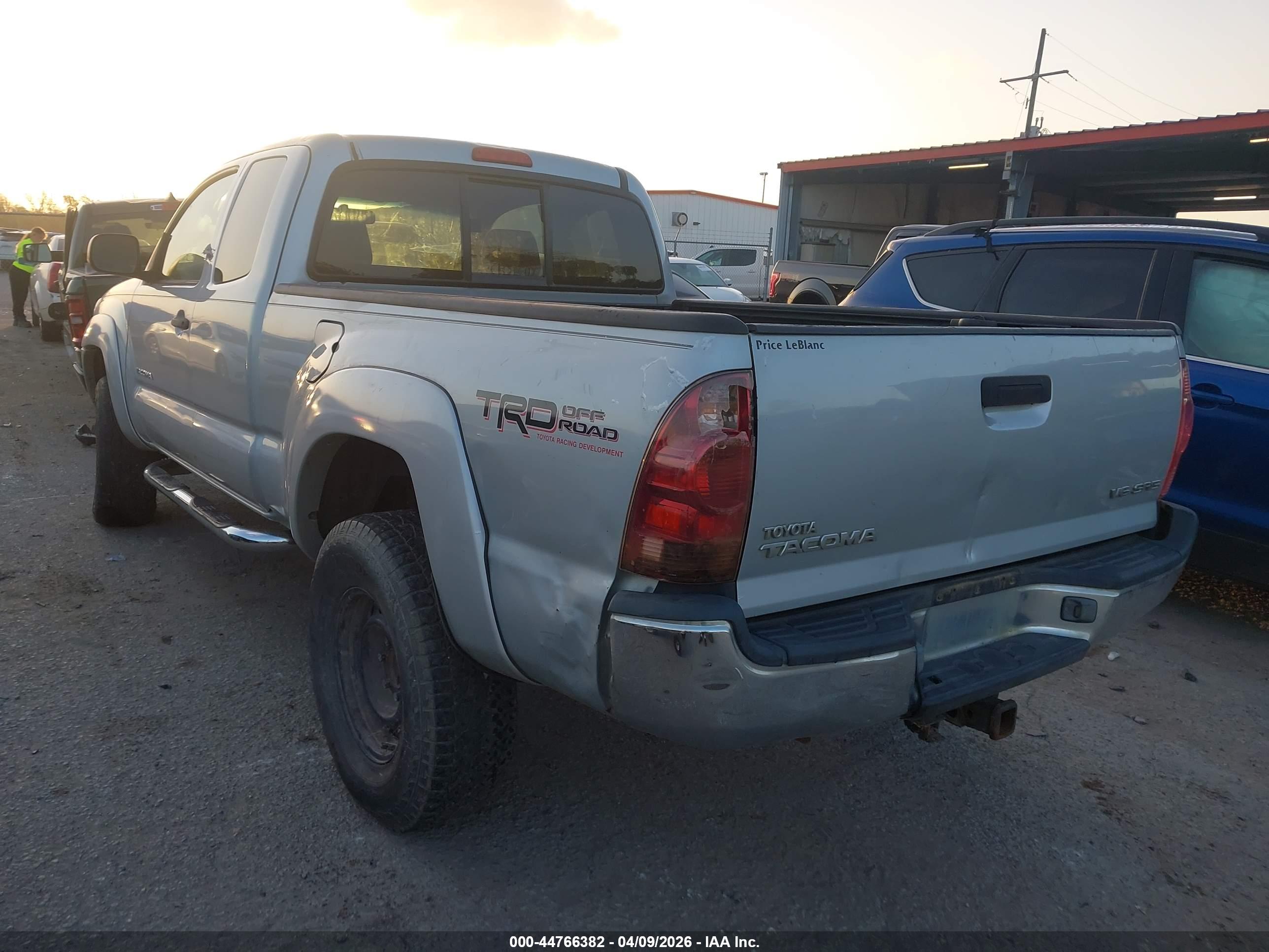 TOYOTA TACOMA image 3