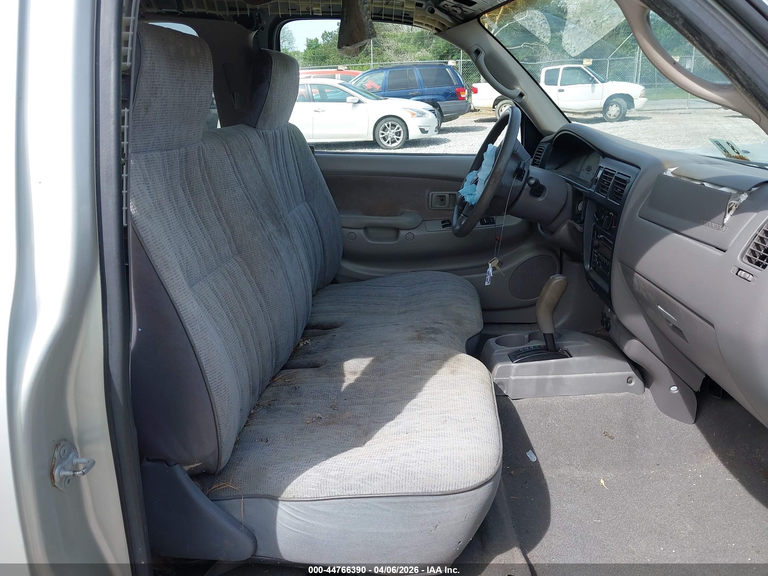 TOYOTA TACOMA image 5