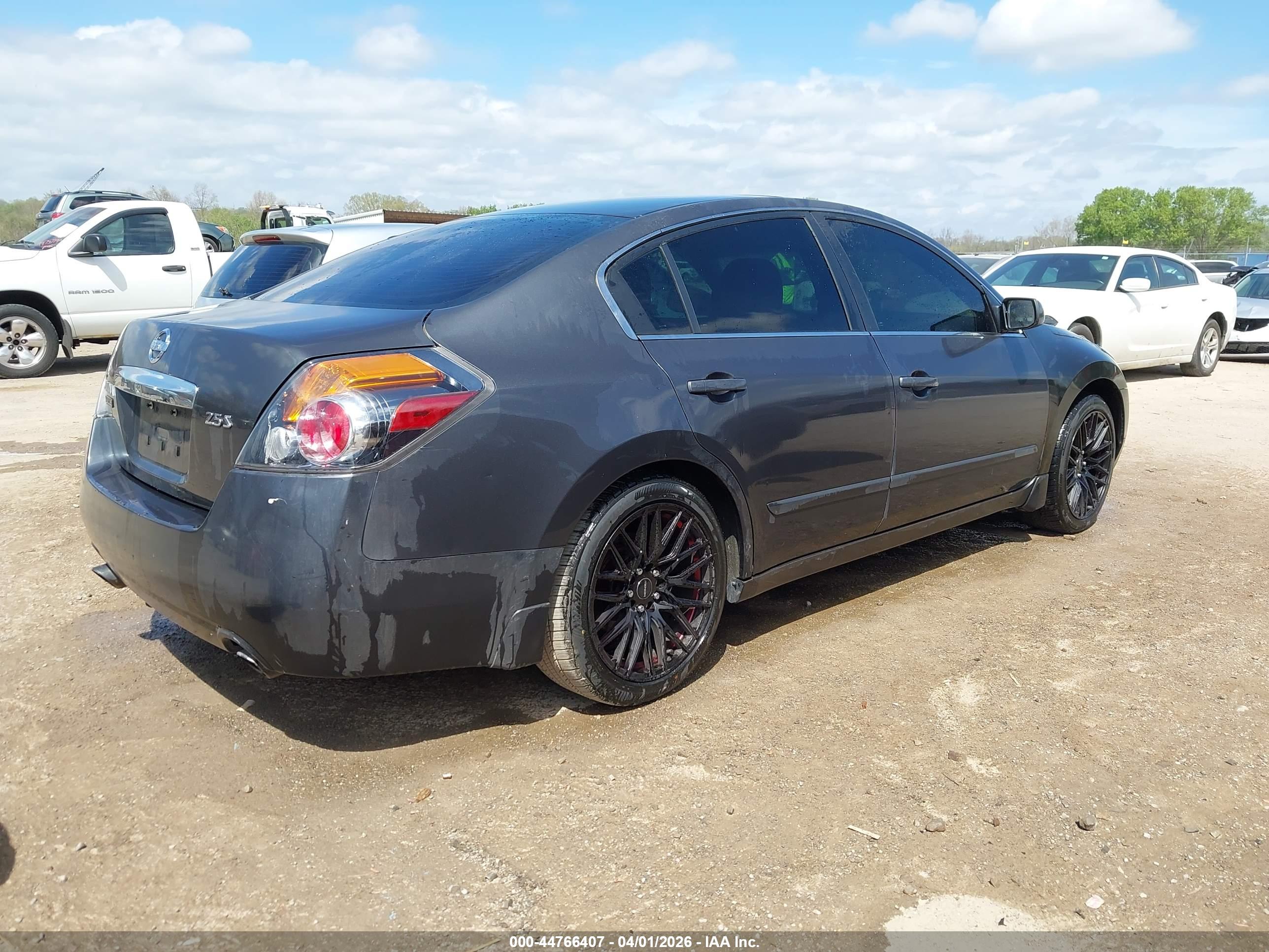 NISSAN ALTIMA image 4