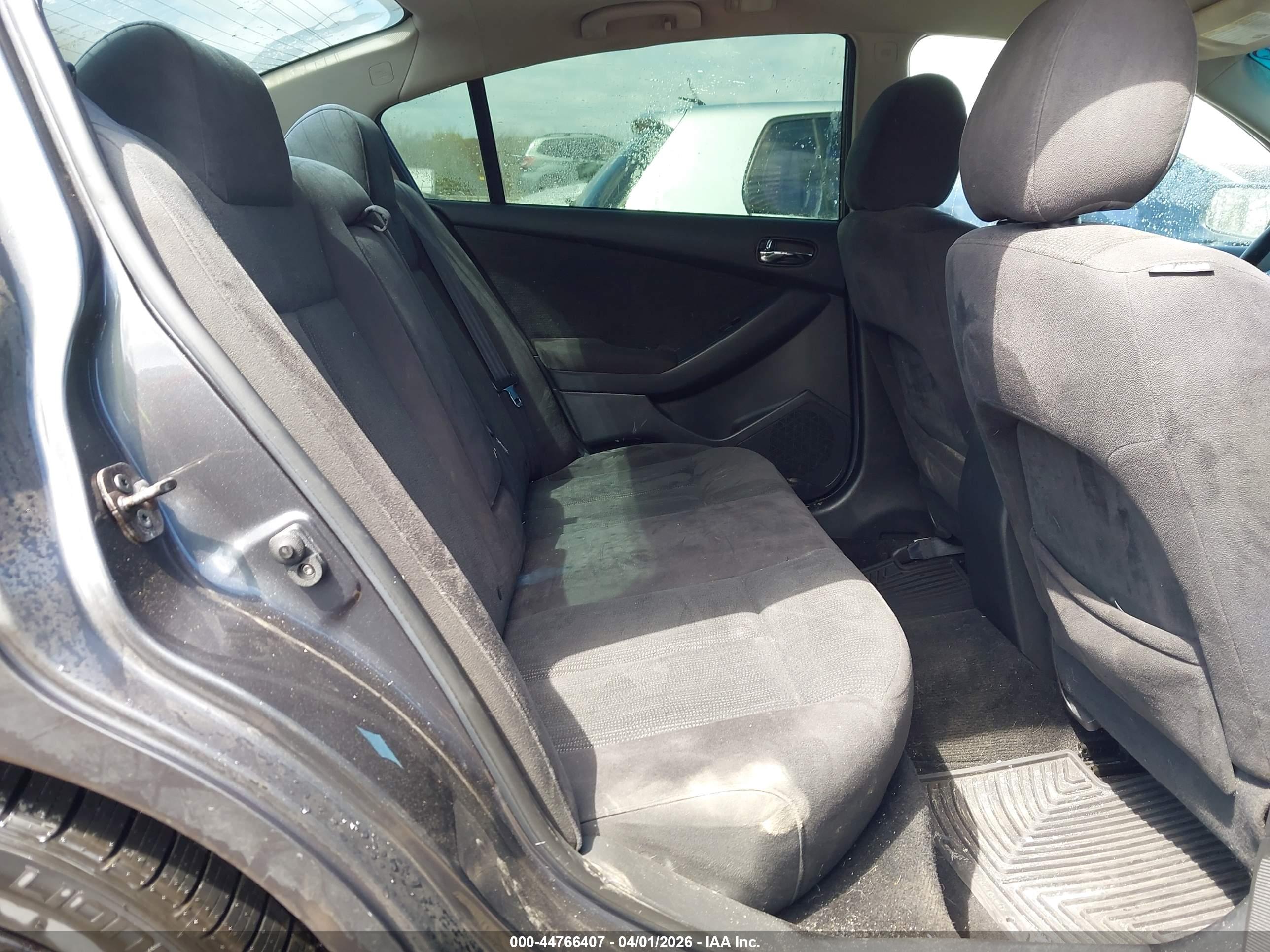 NISSAN ALTIMA image 8