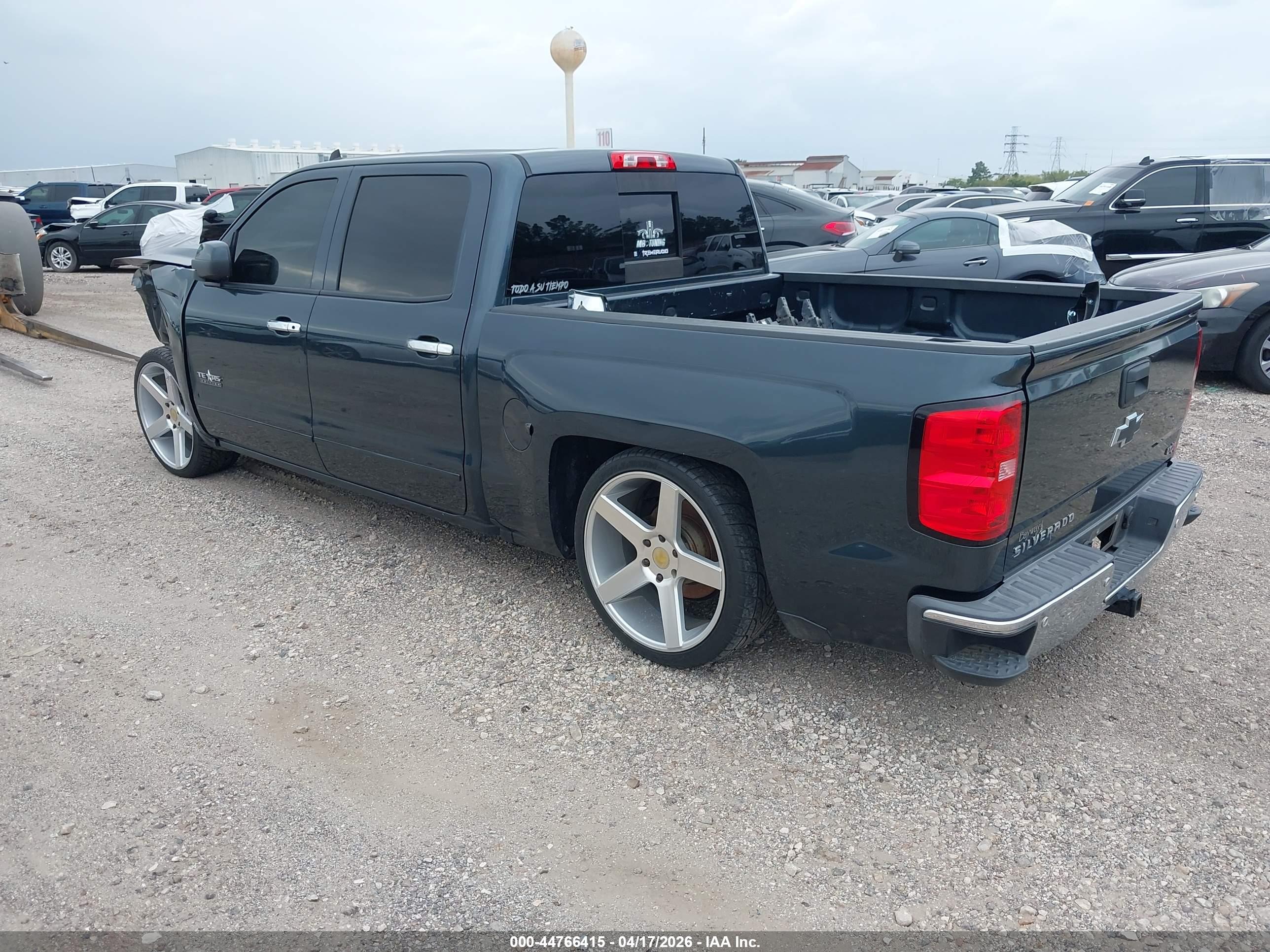 CHEVROLET SILVERADO image 3