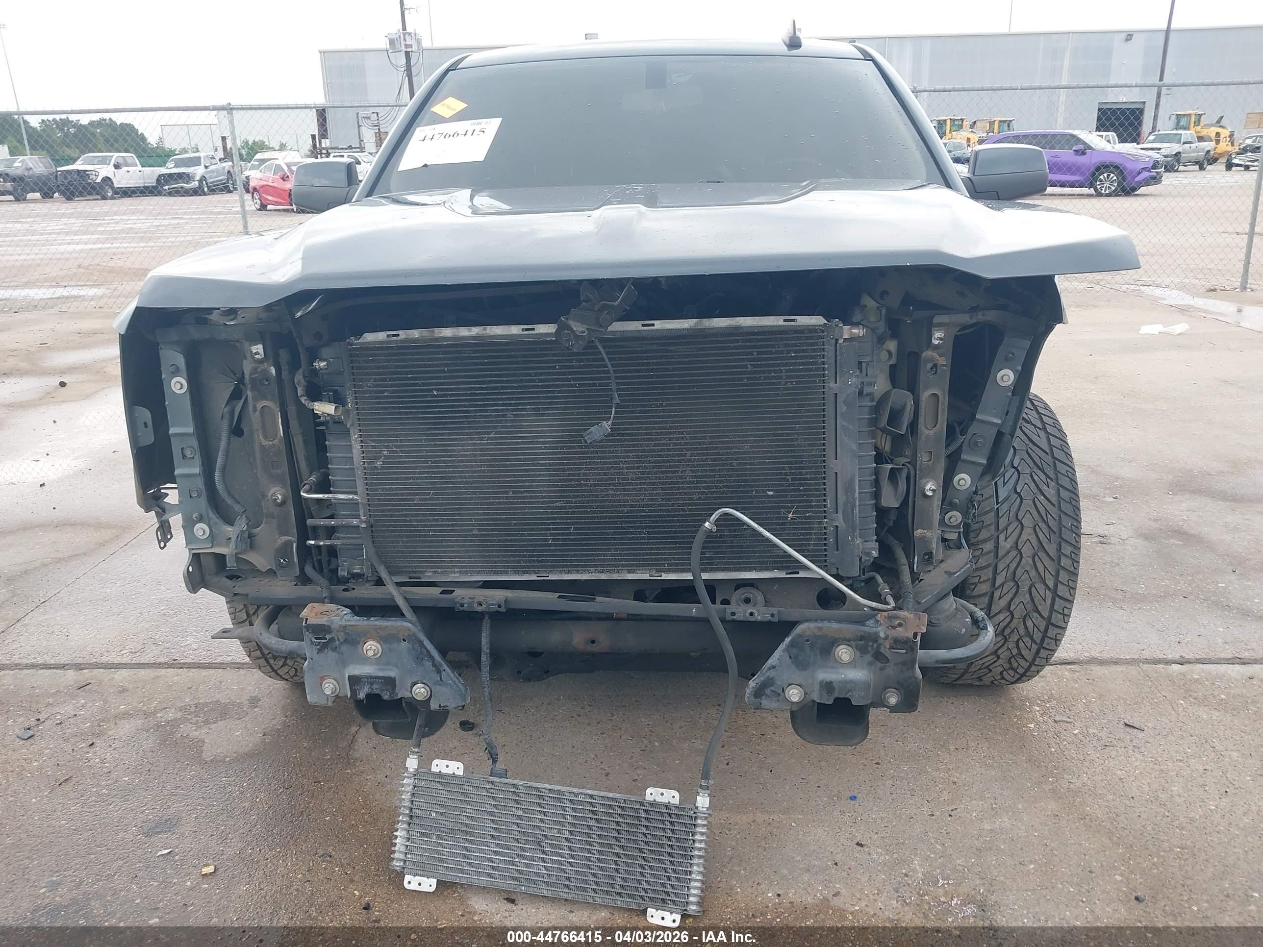 CHEVROLET SILVERADO image 6