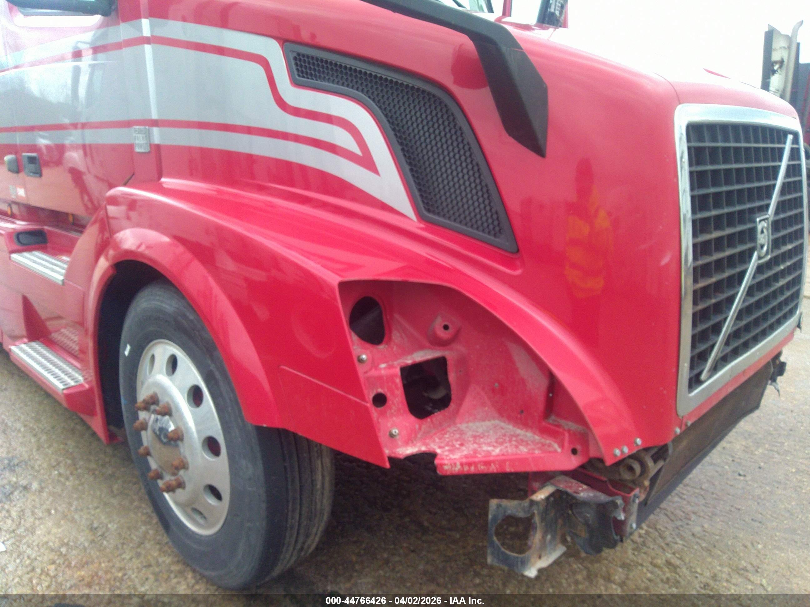 VOLVO VN image 10