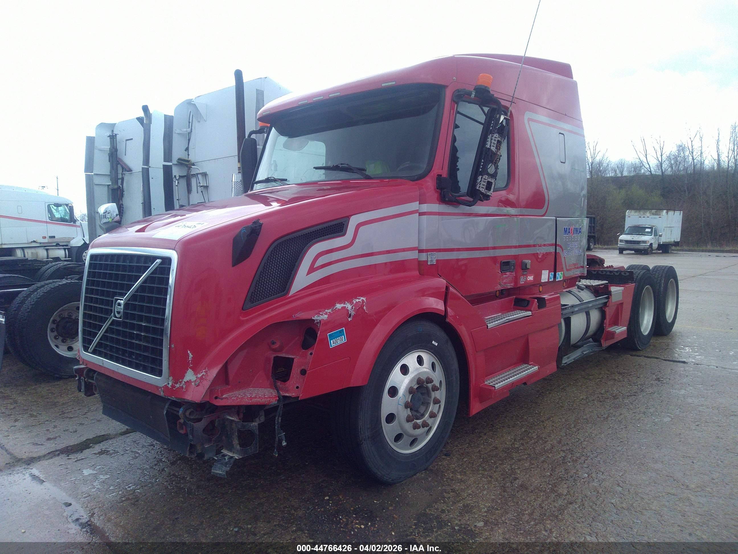 VOLVO VN image 2