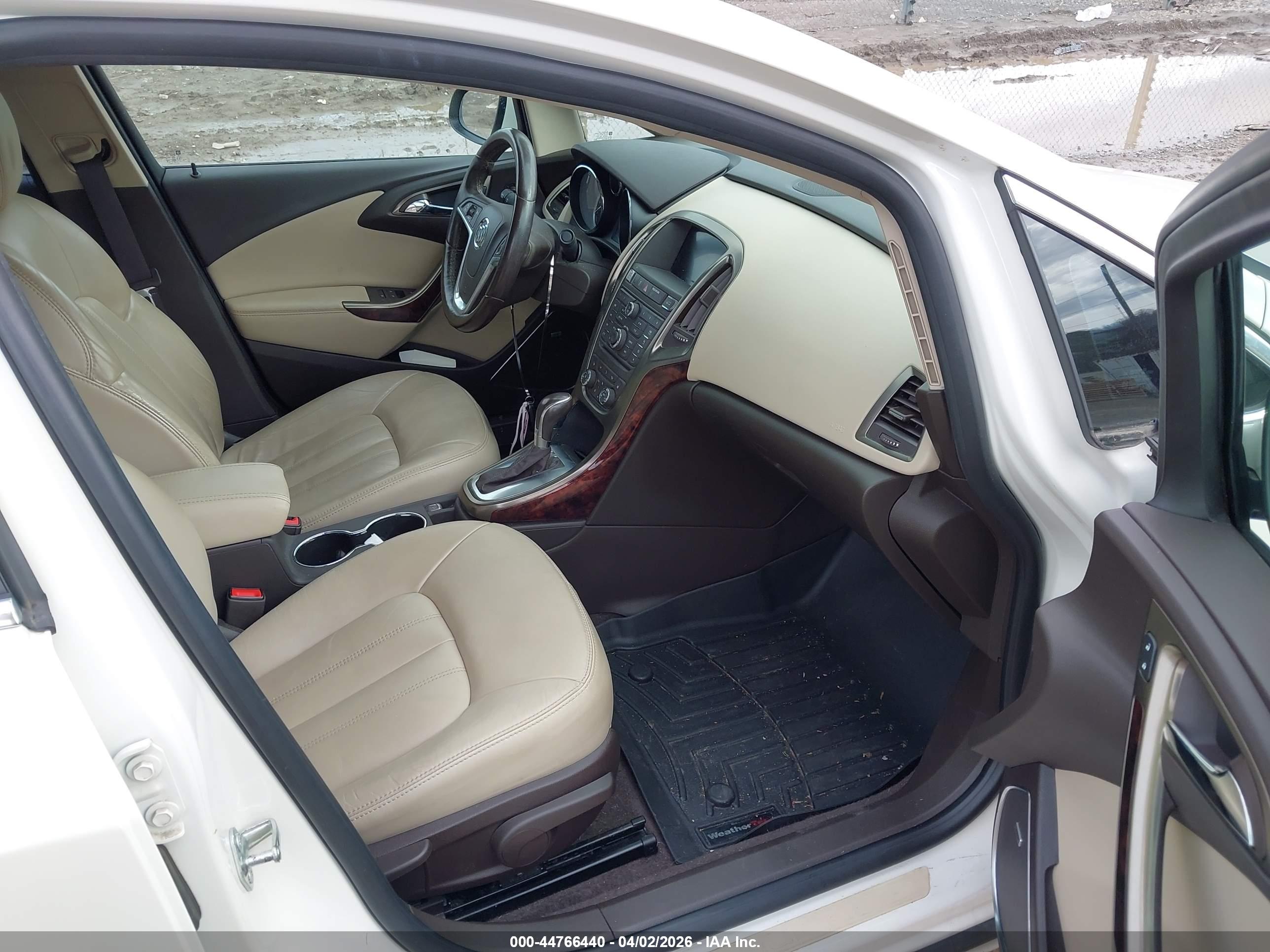 BUICK VERANO image 5