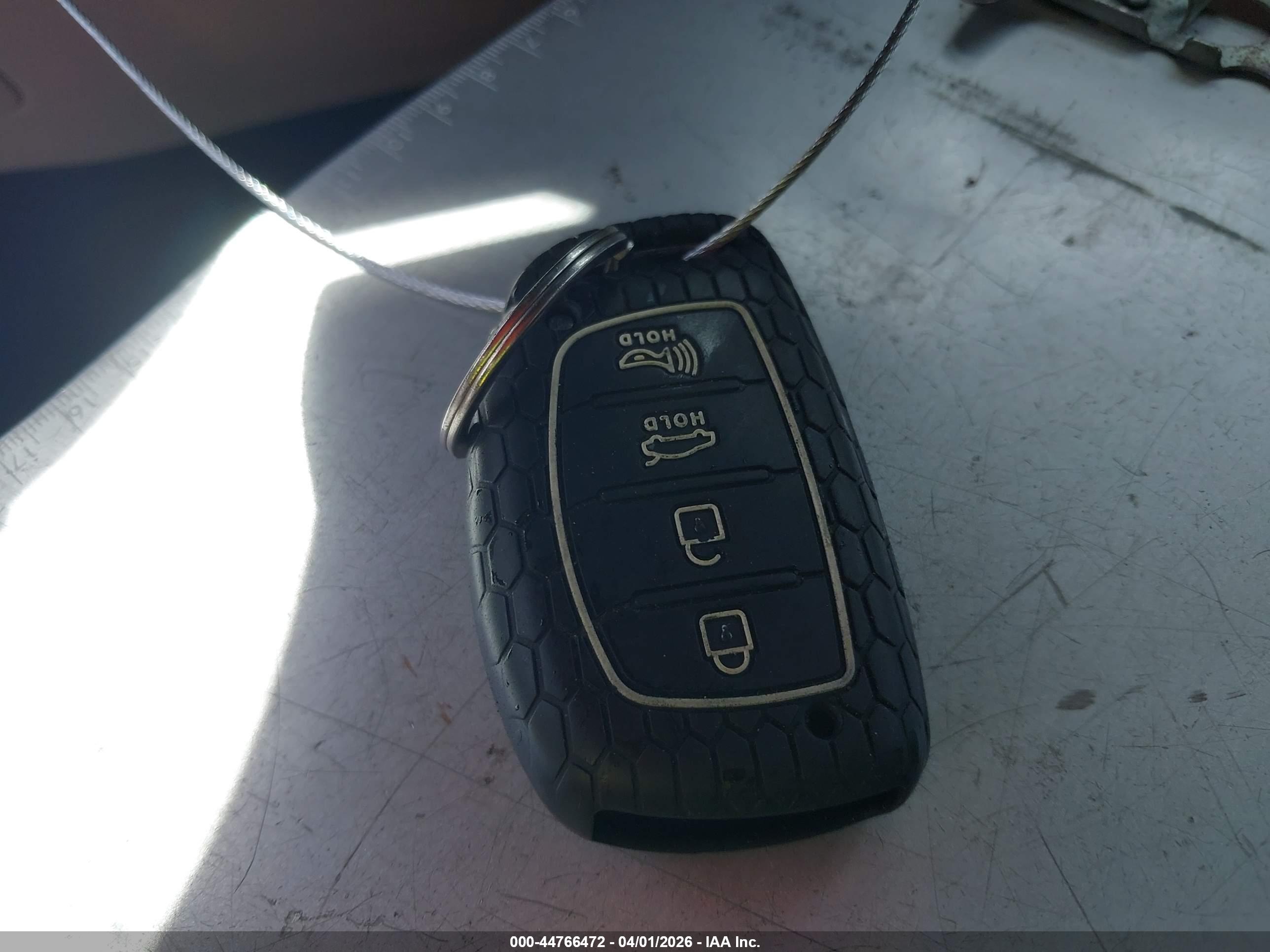HYUNDAI TUCSON image 11