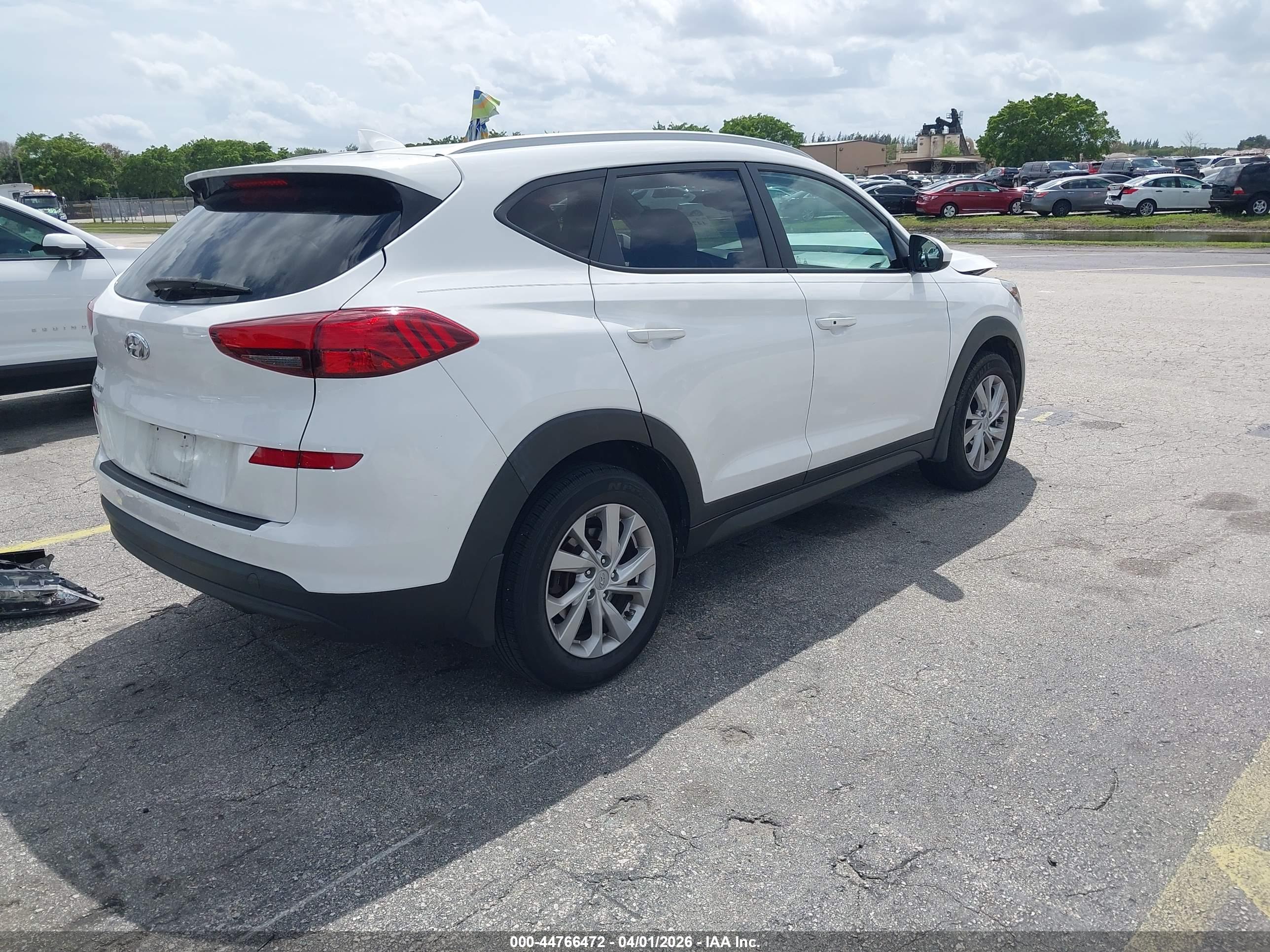 HYUNDAI TUCSON image 4