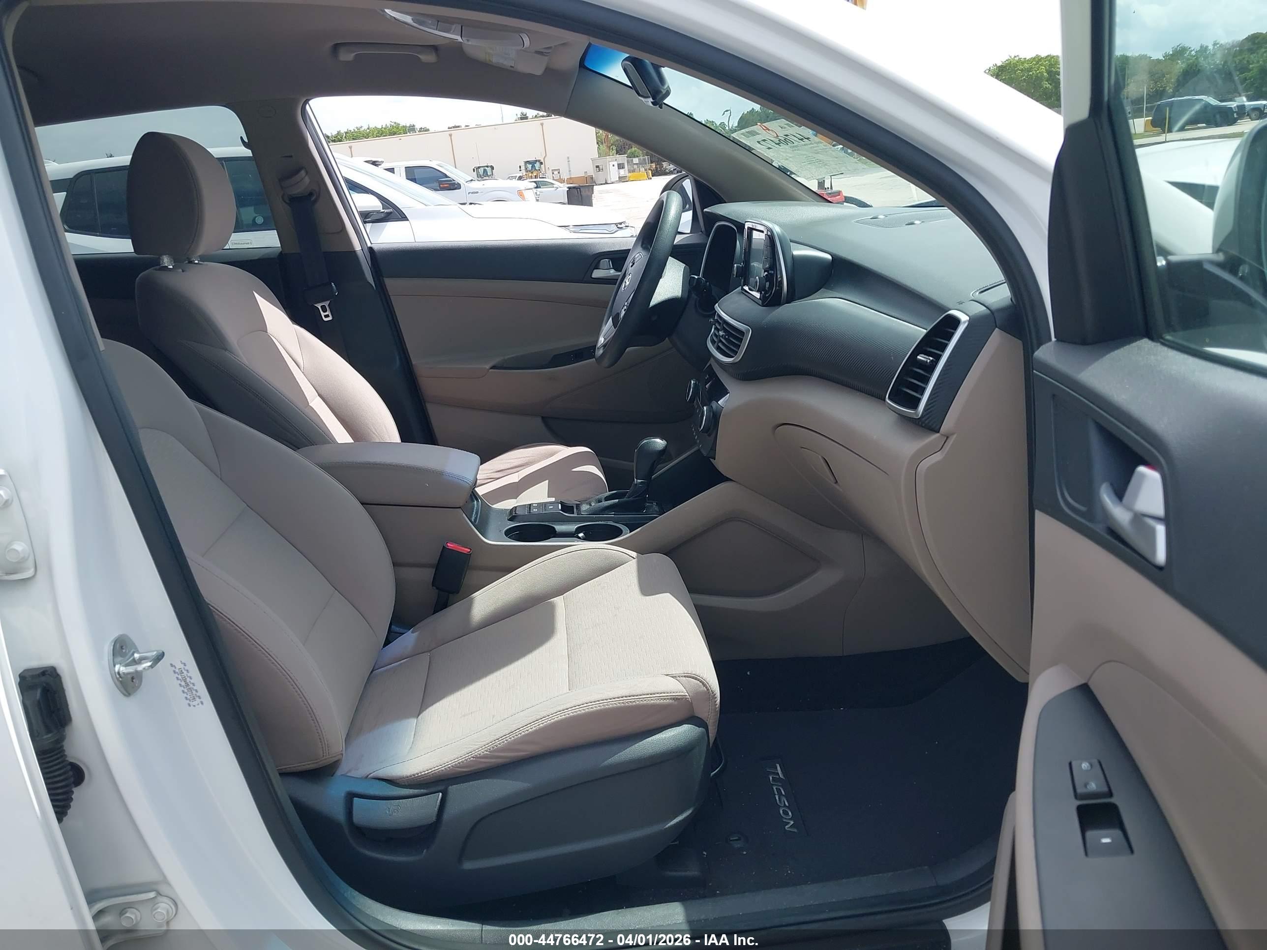 HYUNDAI TUCSON image 5