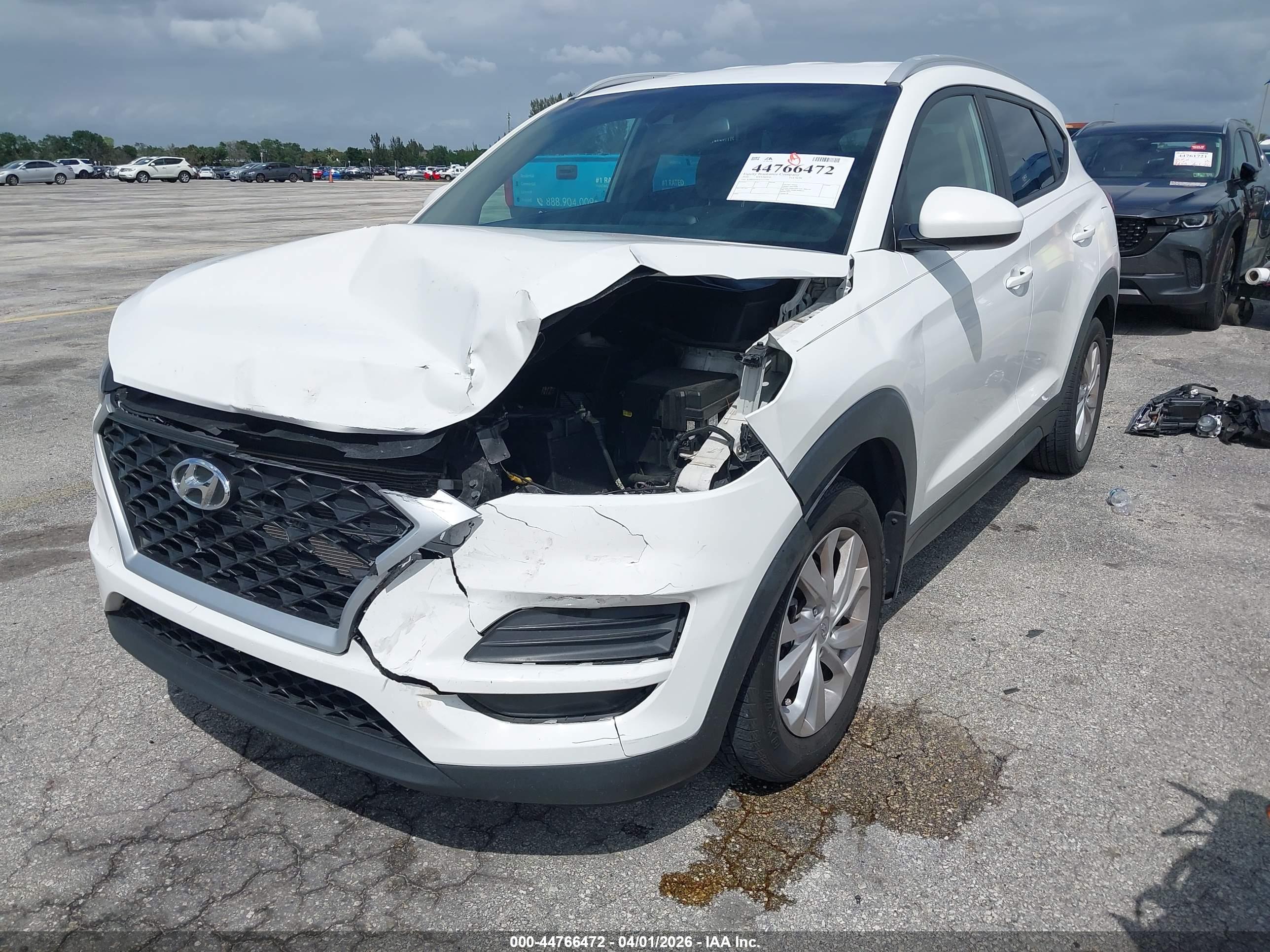 HYUNDAI TUCSON image 6
