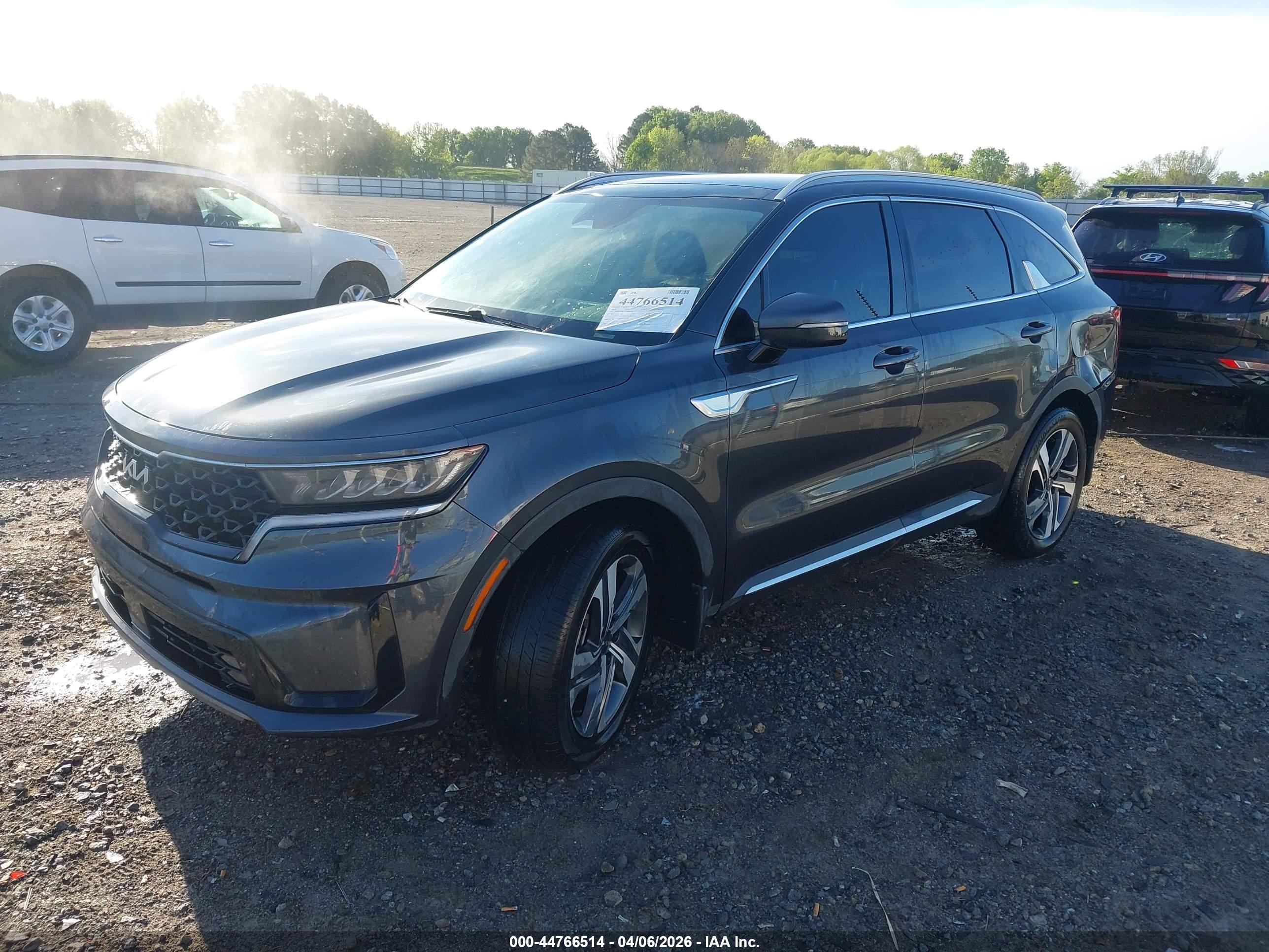 KIA SORENTO image 2