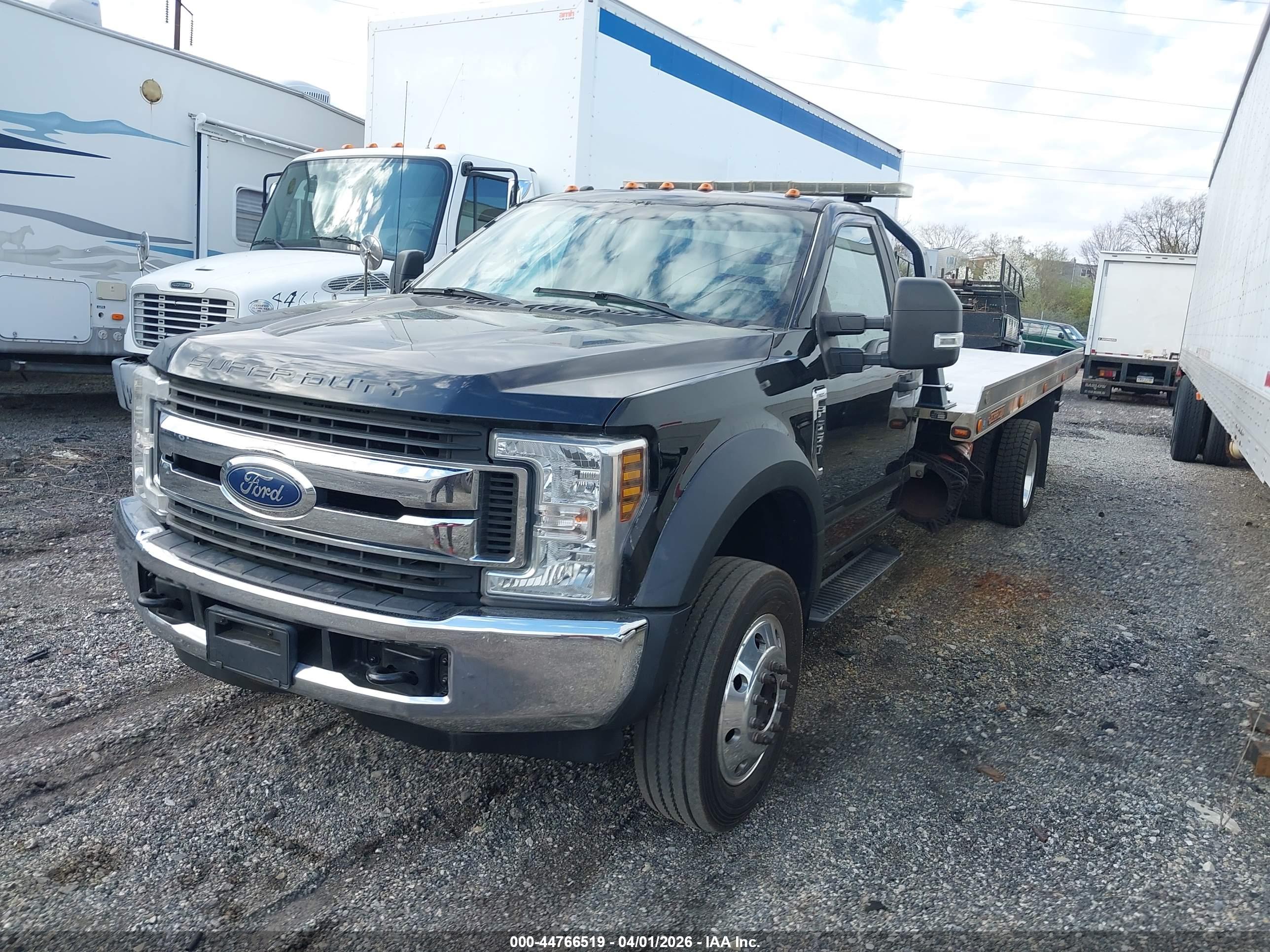 FORD F-550 image 2