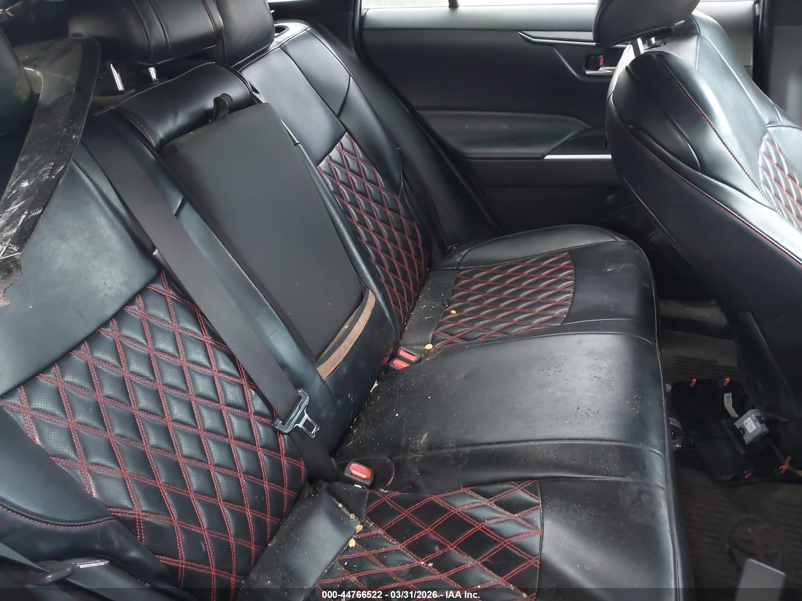 TOYOTA RAV4 image 8