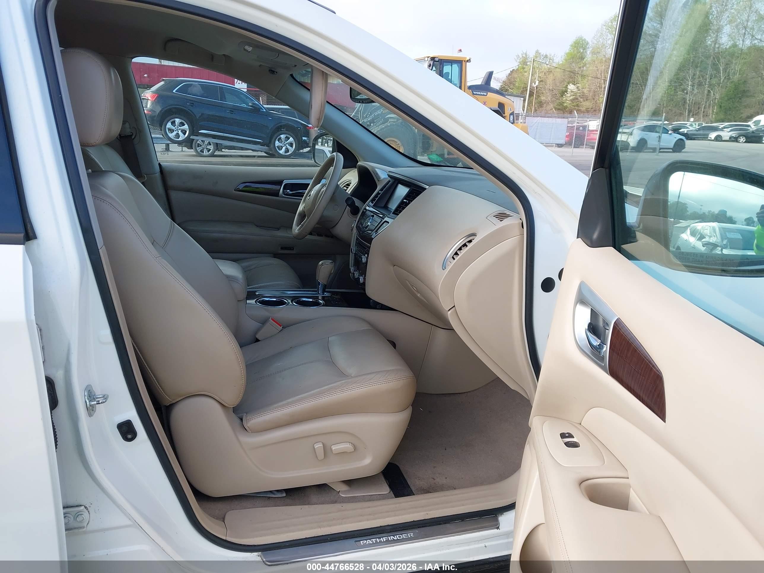 NISSAN PATHFINDER image 5