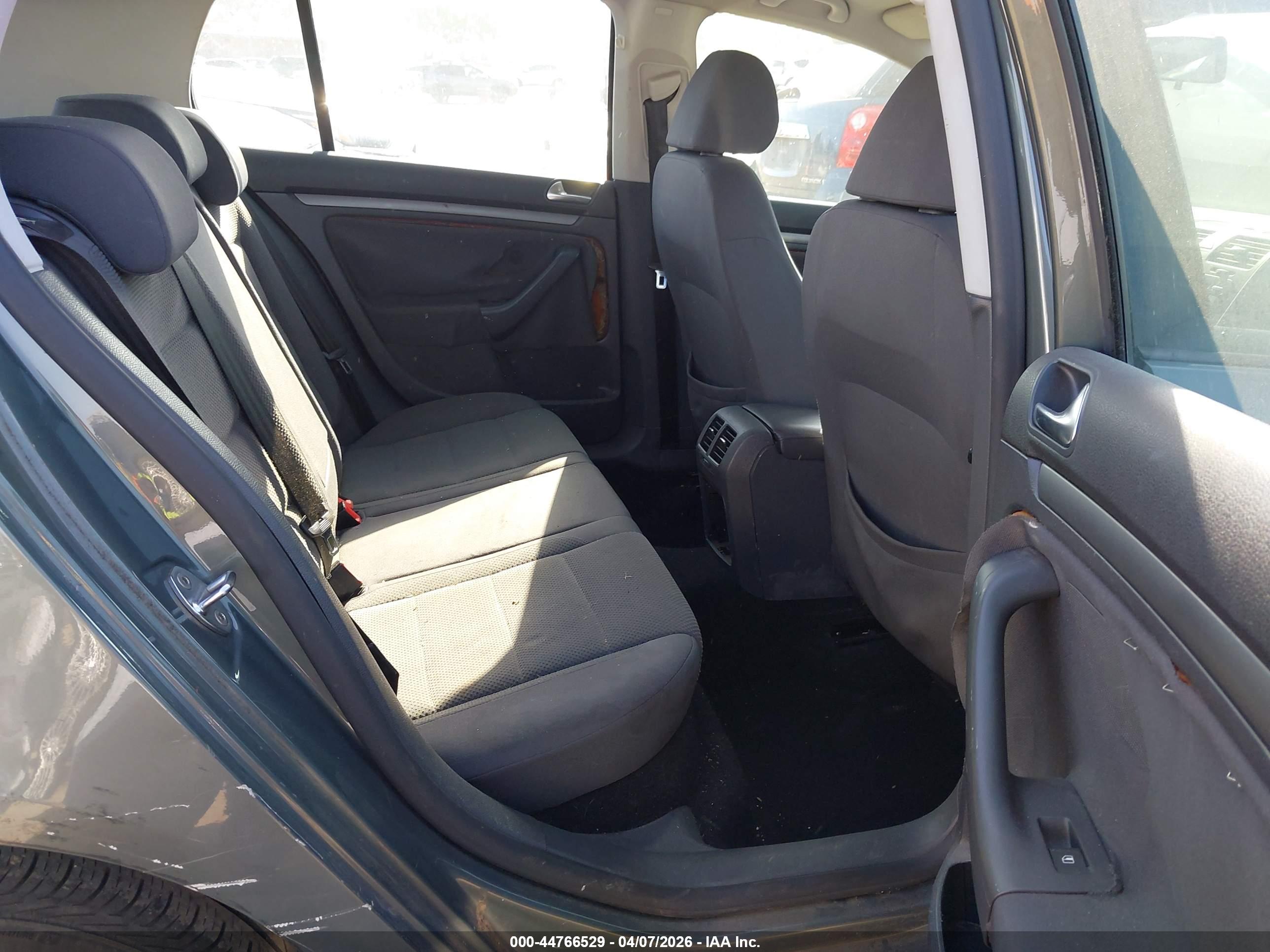 VOLKSWAGEN RABBIT image 8
