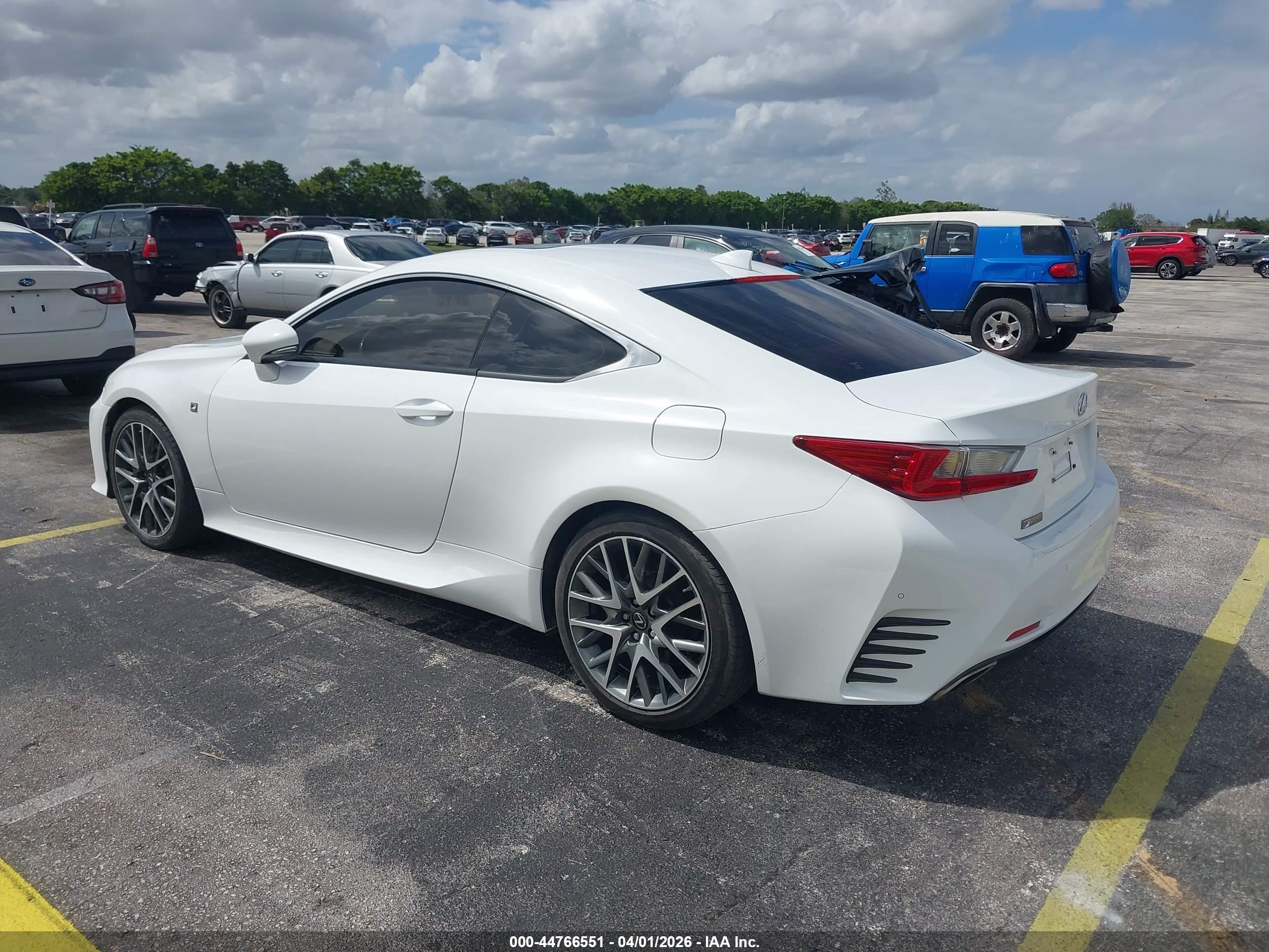 LEXUS RC image 3