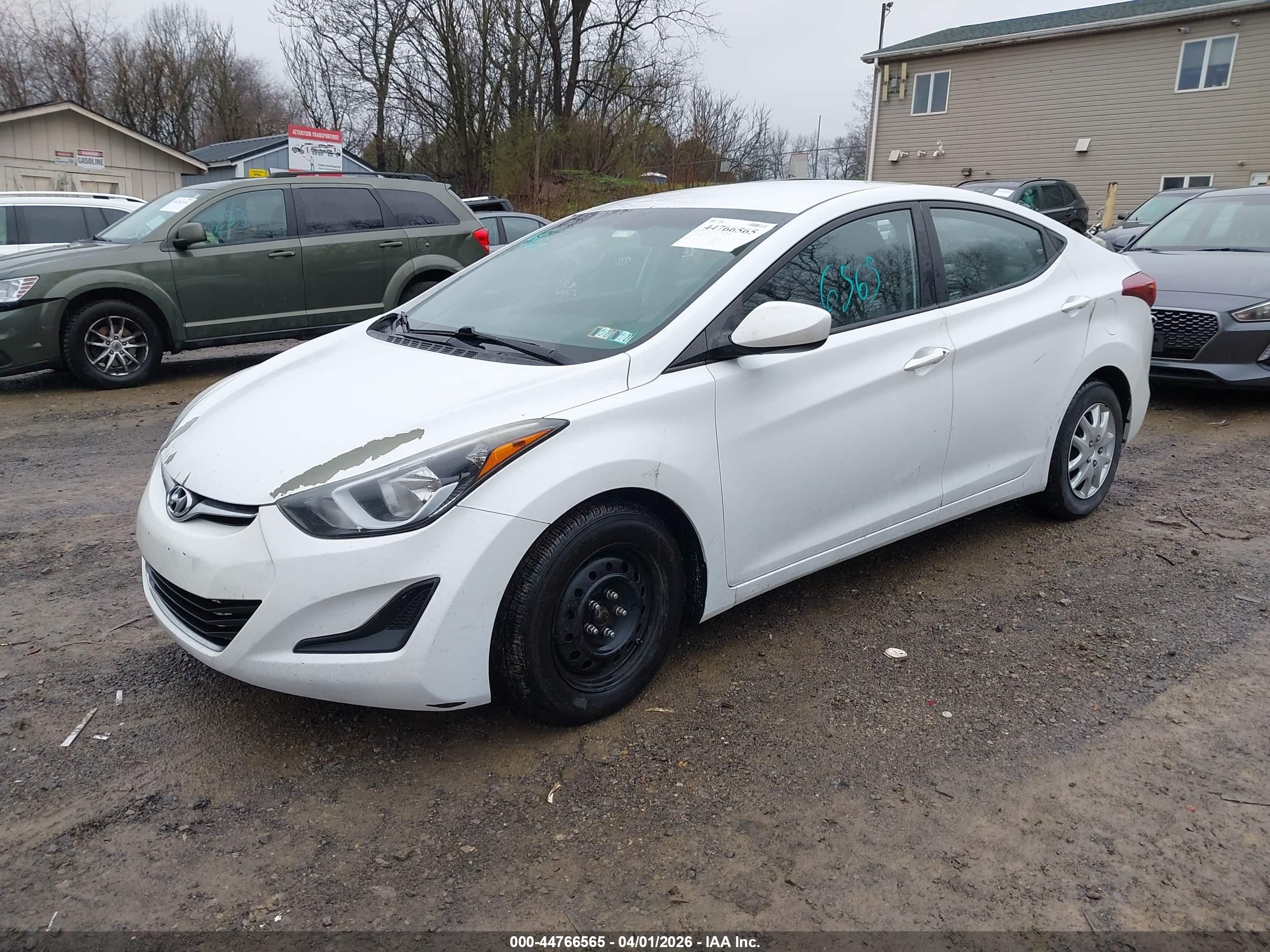 HYUNDAI ELANTRA image 2