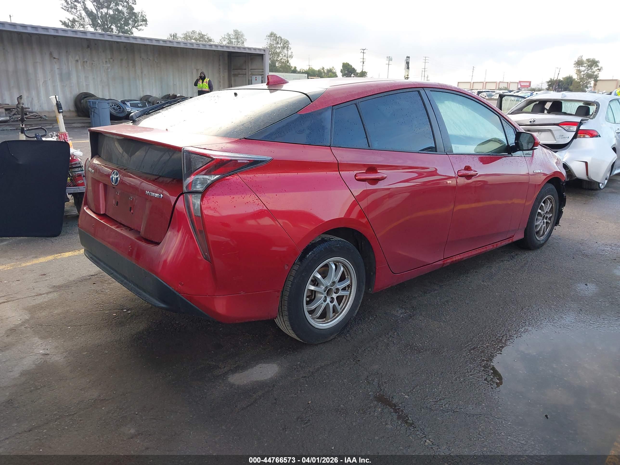 TOYOTA PRIUS image 4