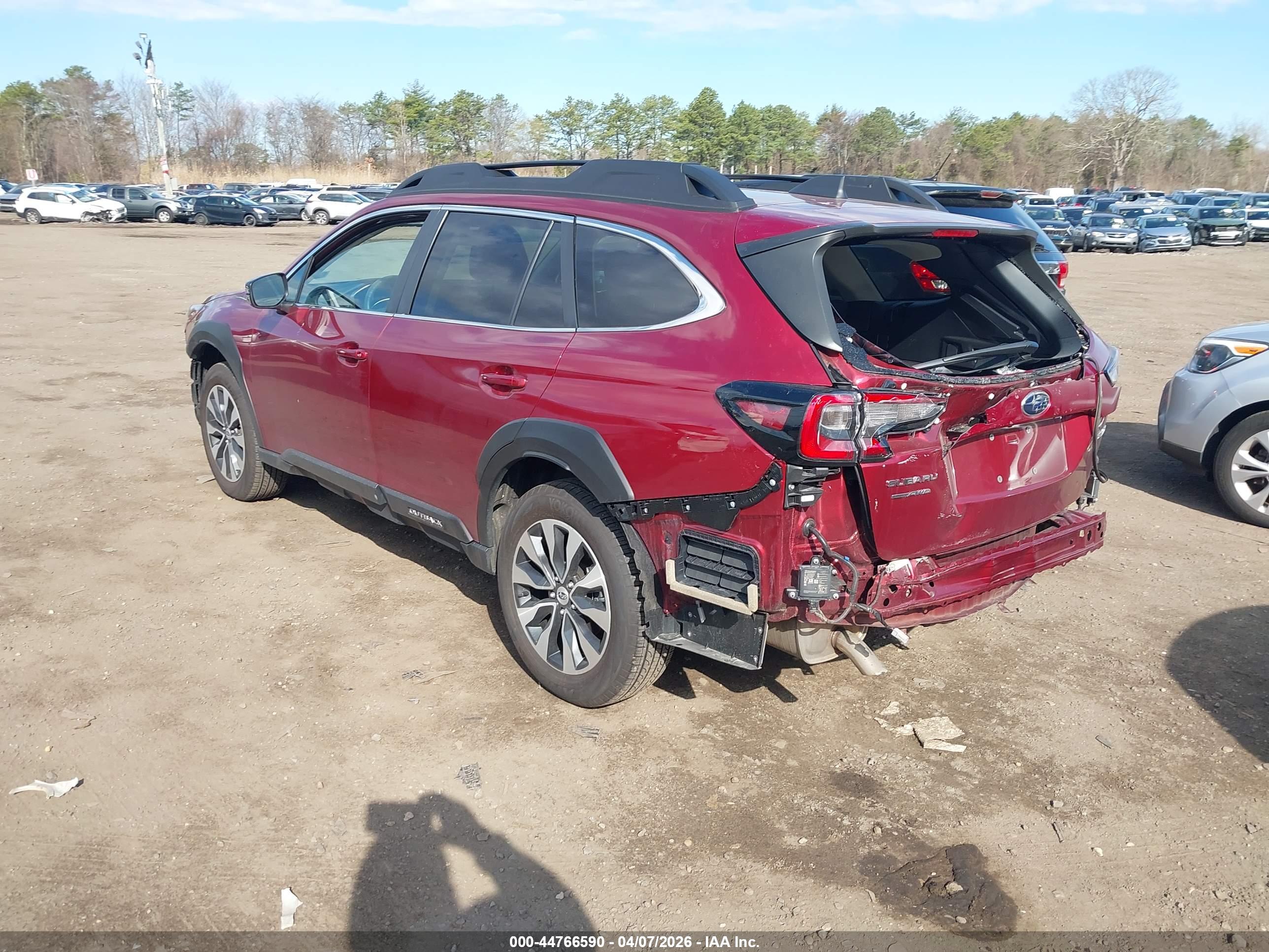 SUBARU OUTBACK image 3