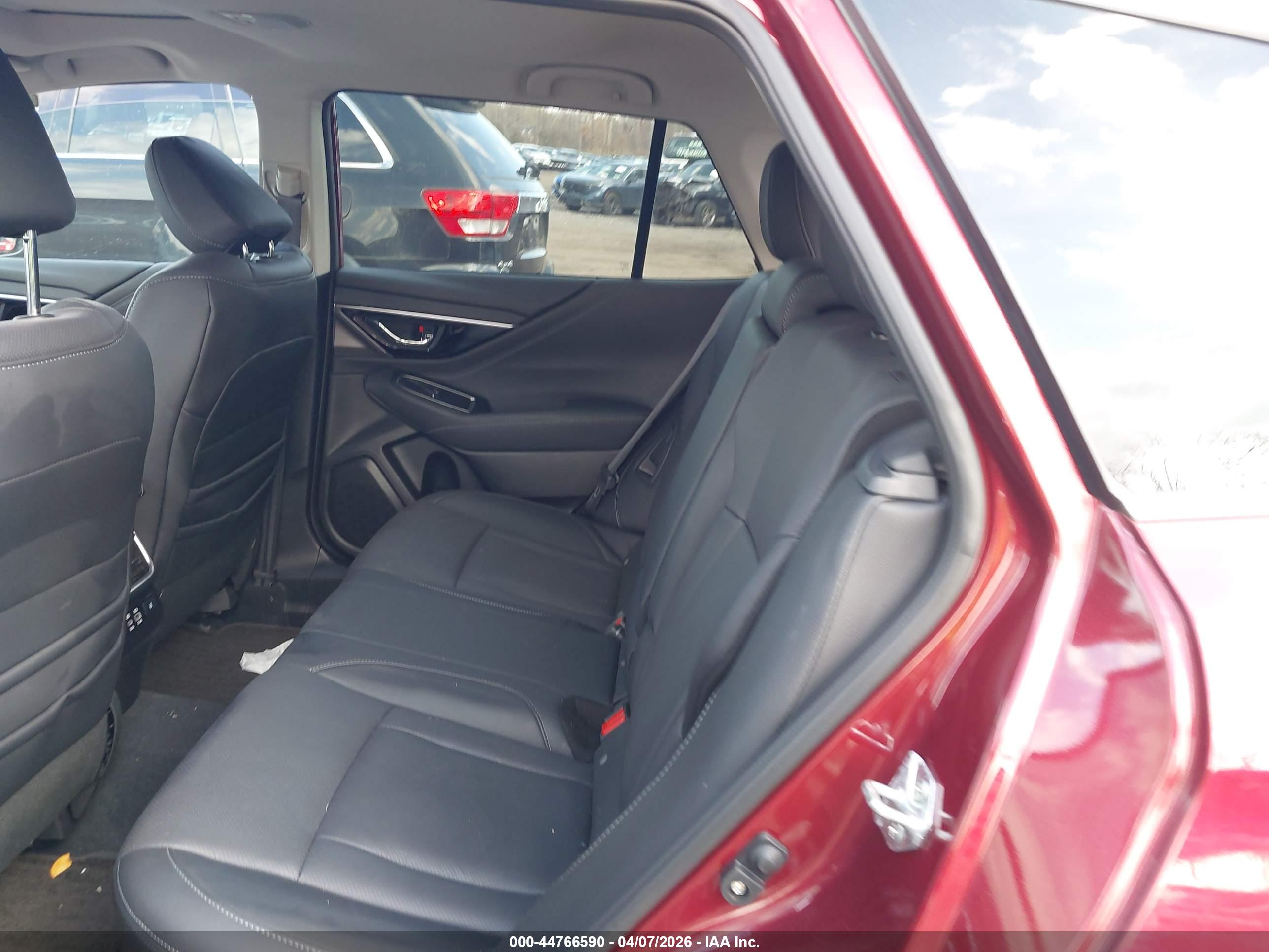 SUBARU OUTBACK image 8