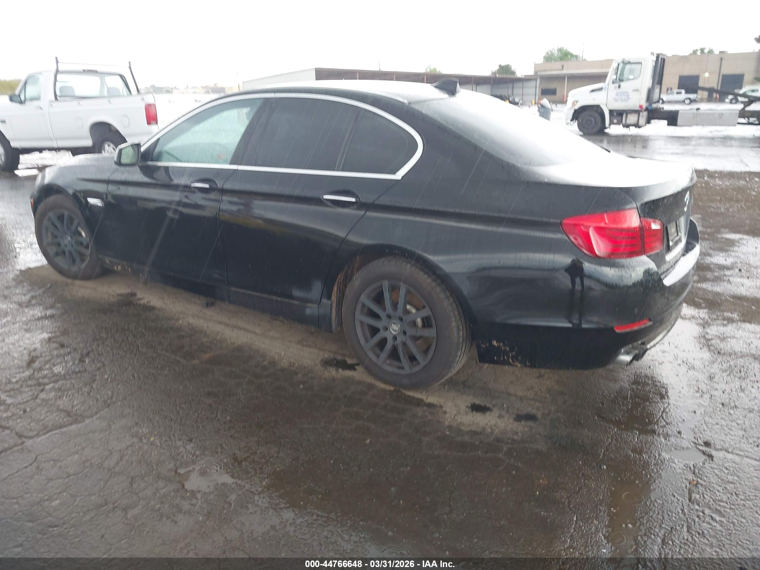 BMW 528I image 3