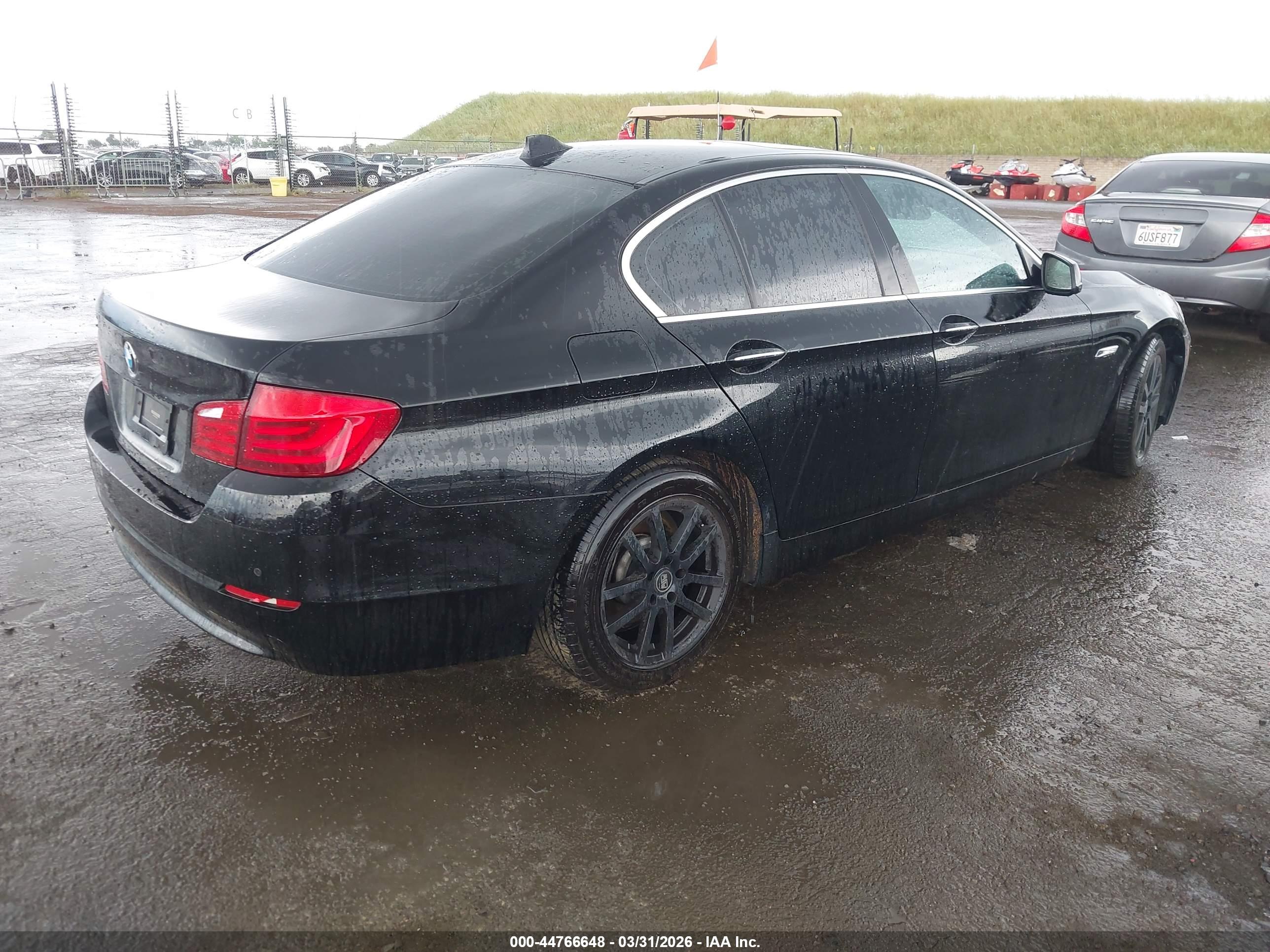 BMW 528I image 4