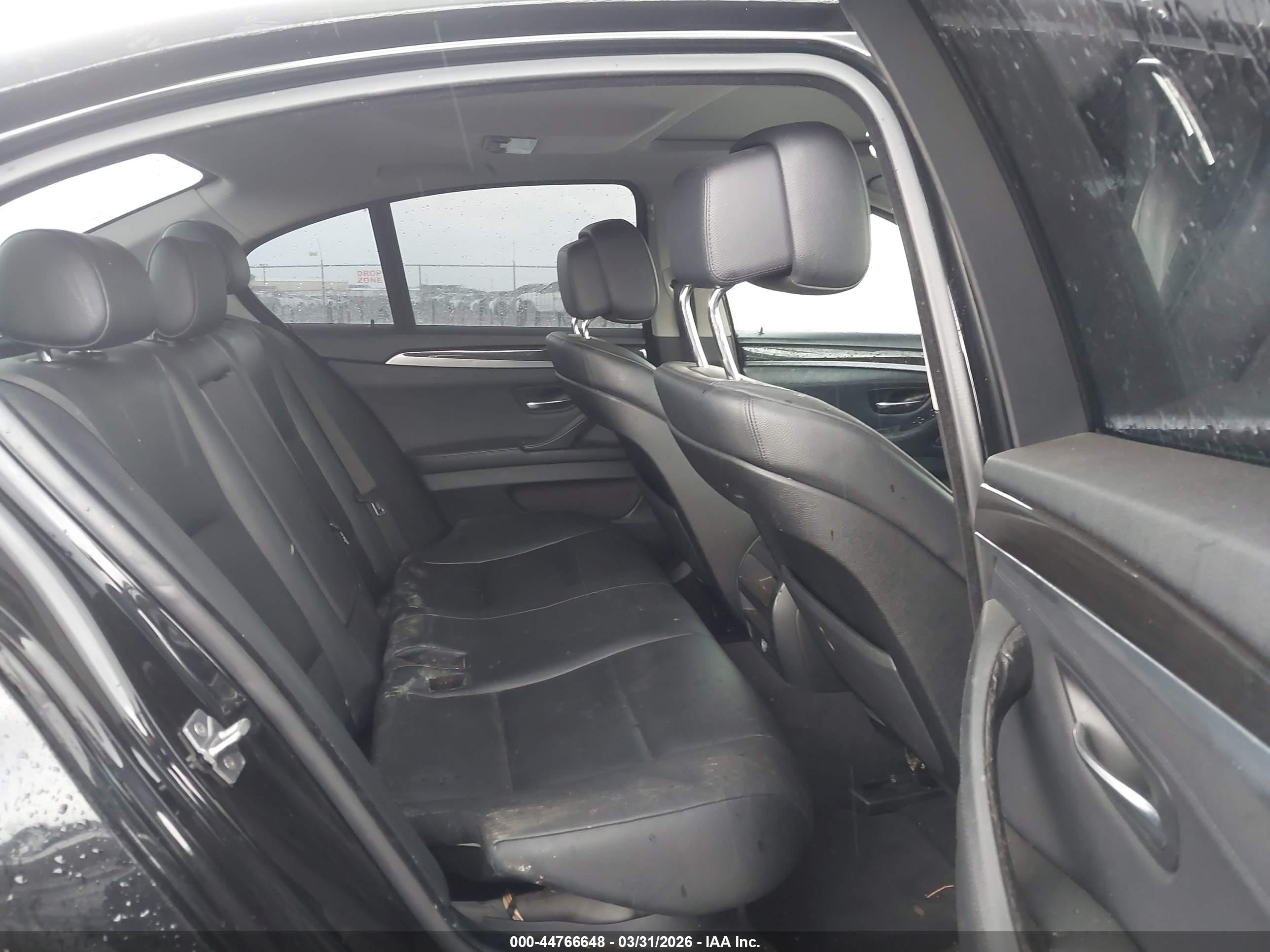 BMW 528I image 8