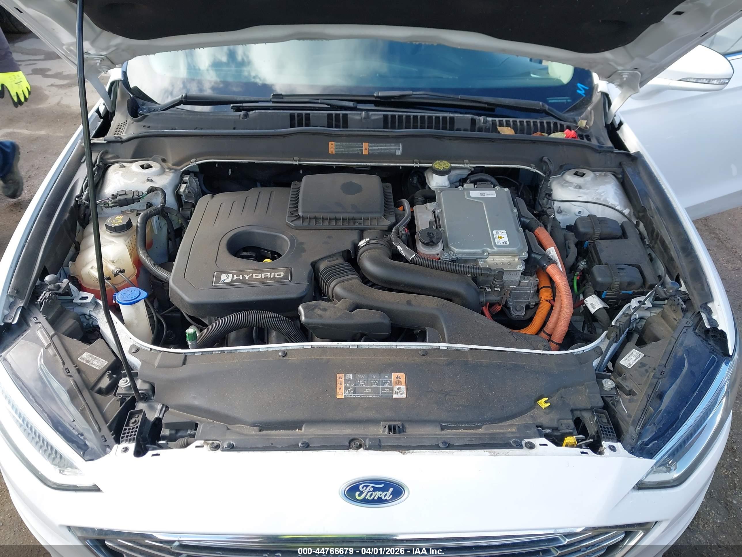 FORD FUSION image 10