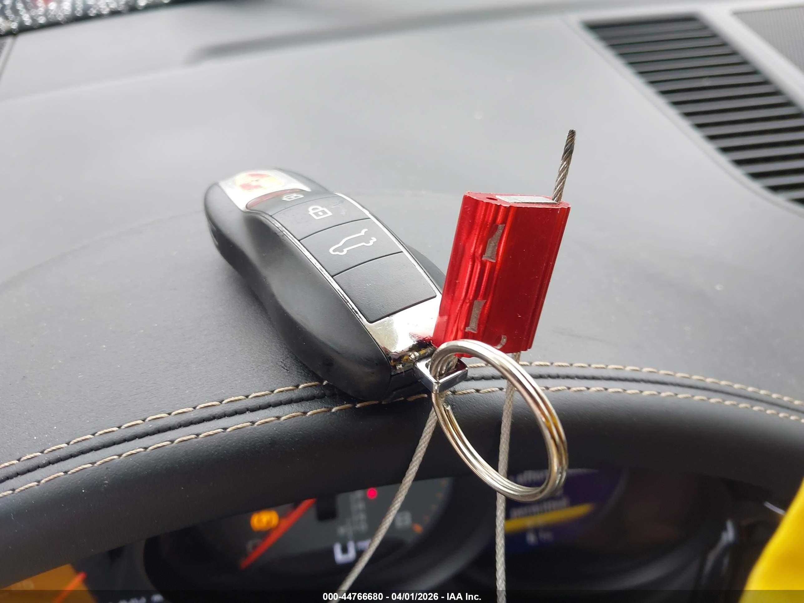 PORSCHE MACAN image 11