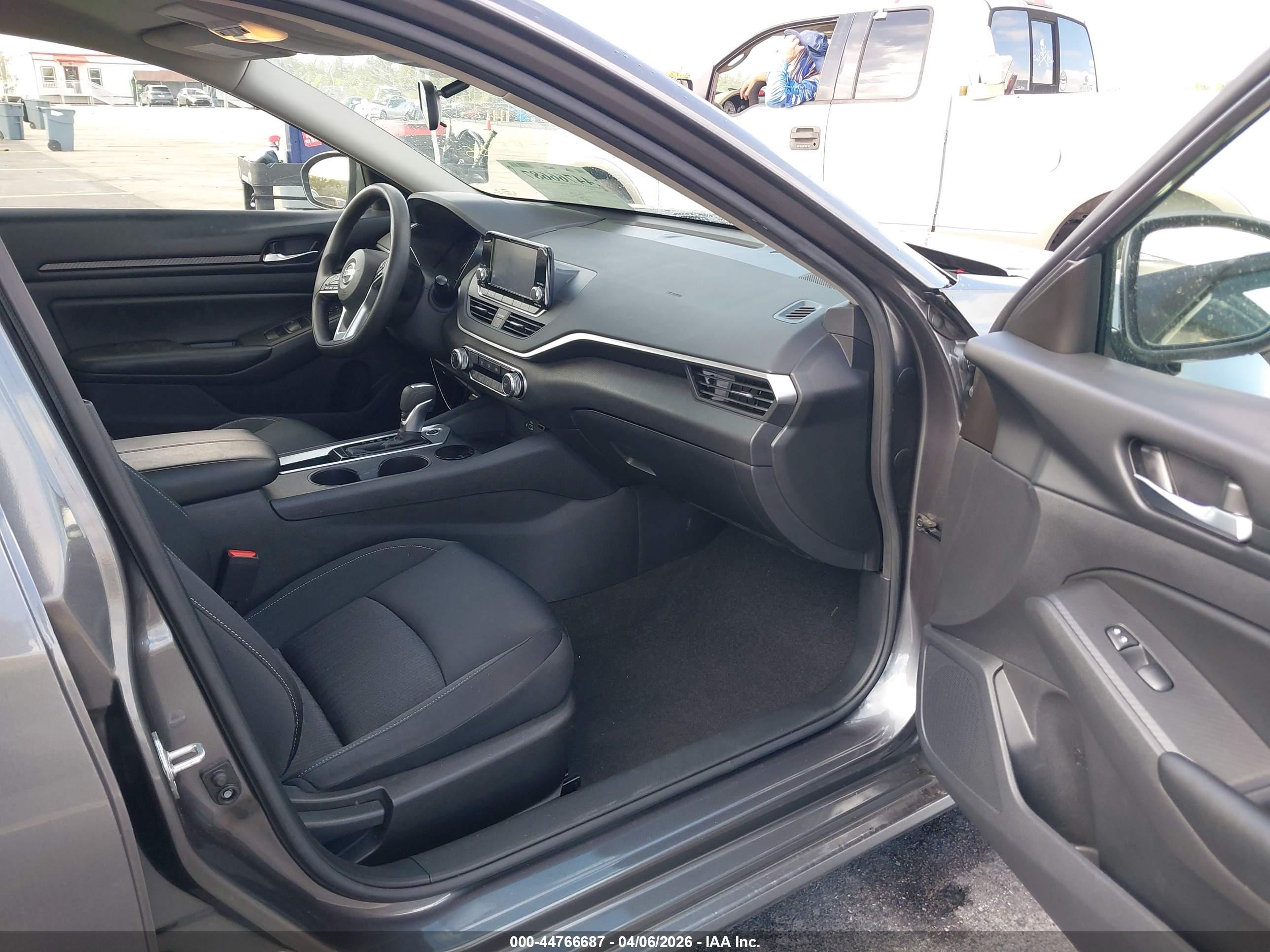 NISSAN ALTIMA image 5