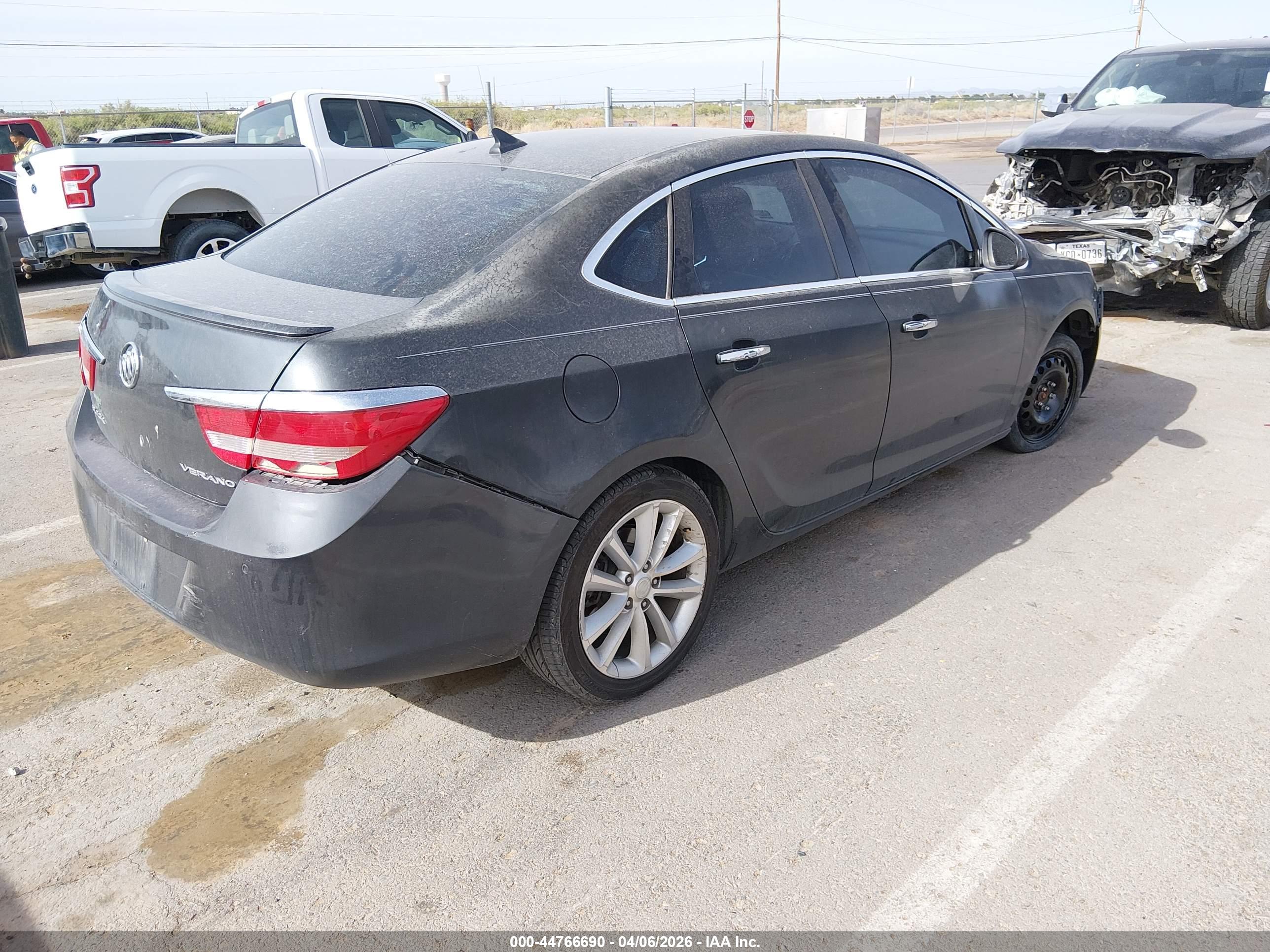 BUICK VERANO image 4