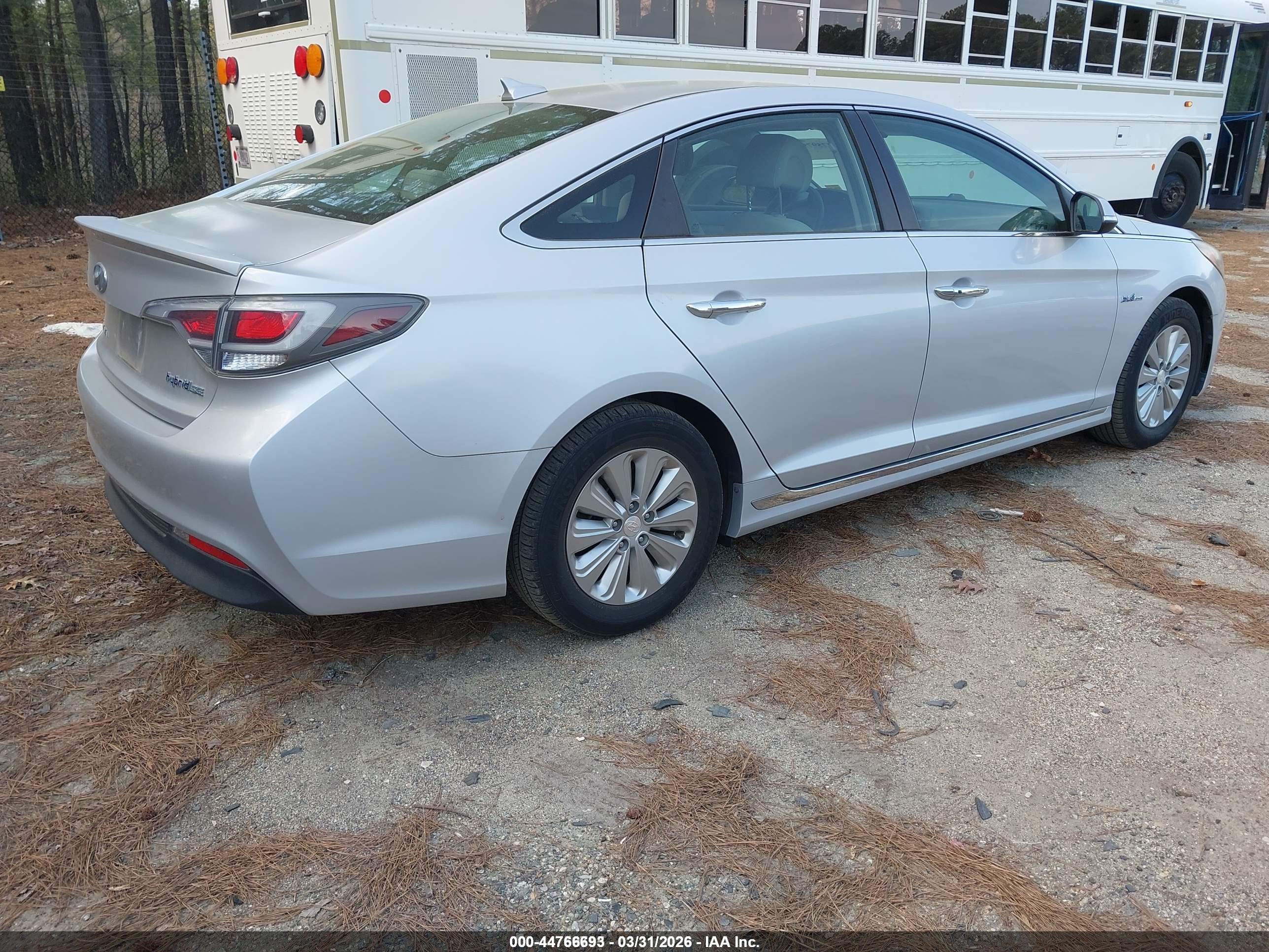 HYUNDAI SONATA image 4