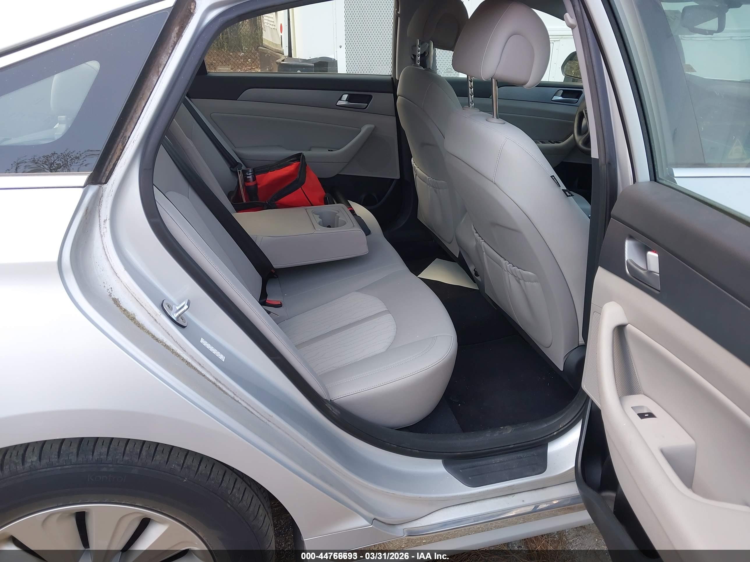 HYUNDAI SONATA image 8