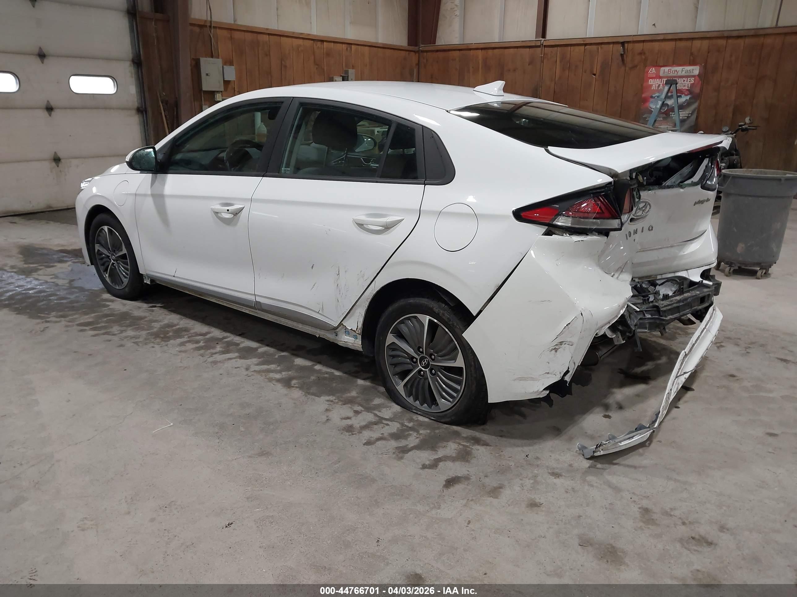 HYUNDAI IONIQ image 3