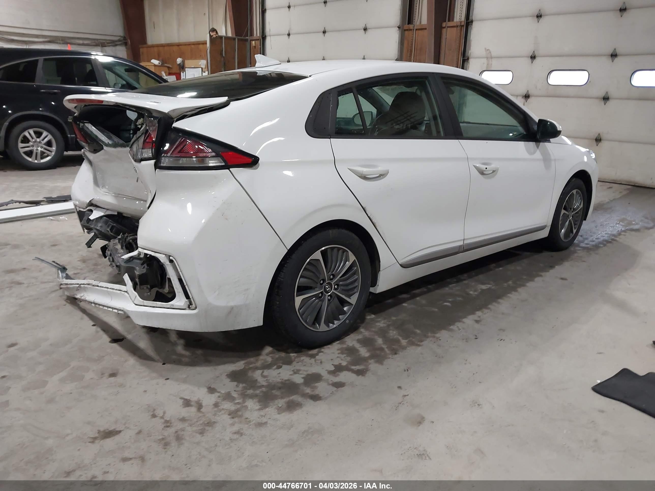 HYUNDAI IONIQ image 4