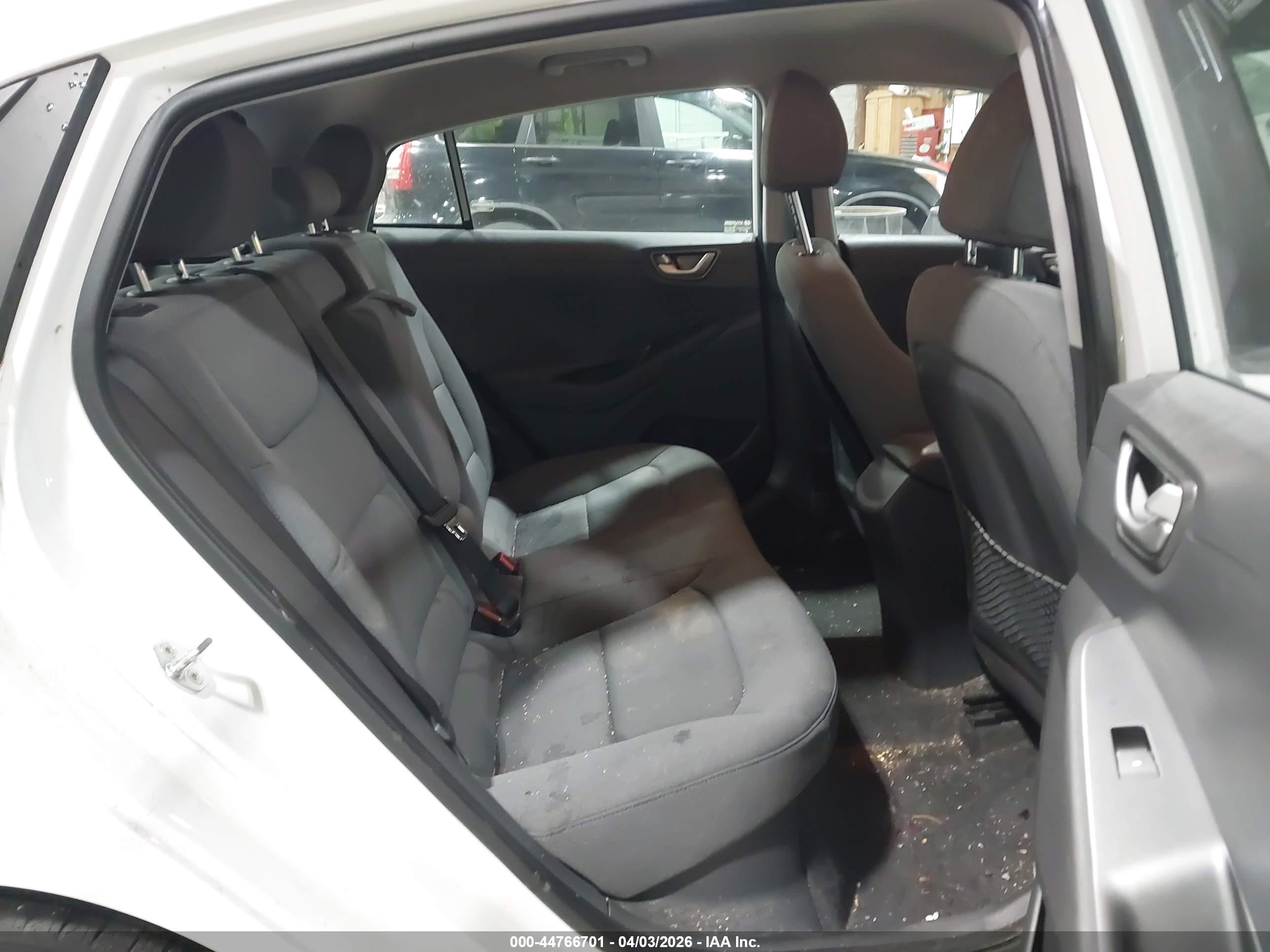 HYUNDAI IONIQ image 8
