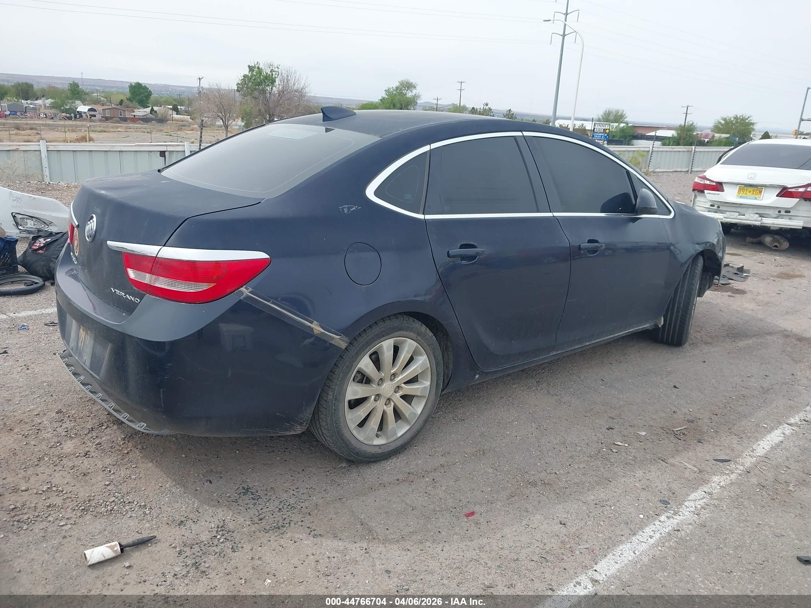 BUICK VERANO image 4