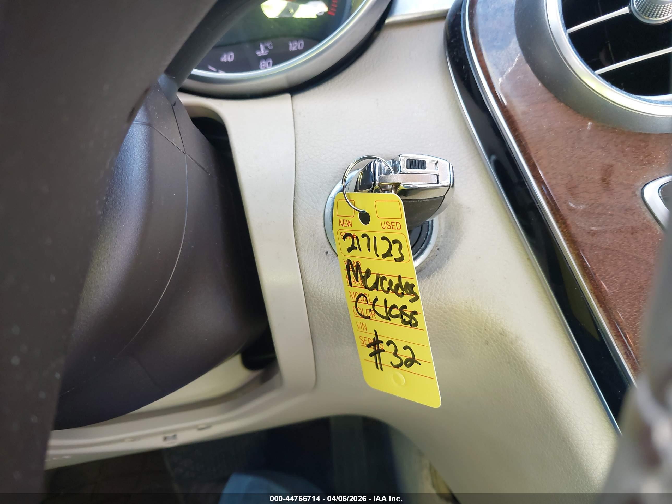 MERCEDES-BENZ C image 11