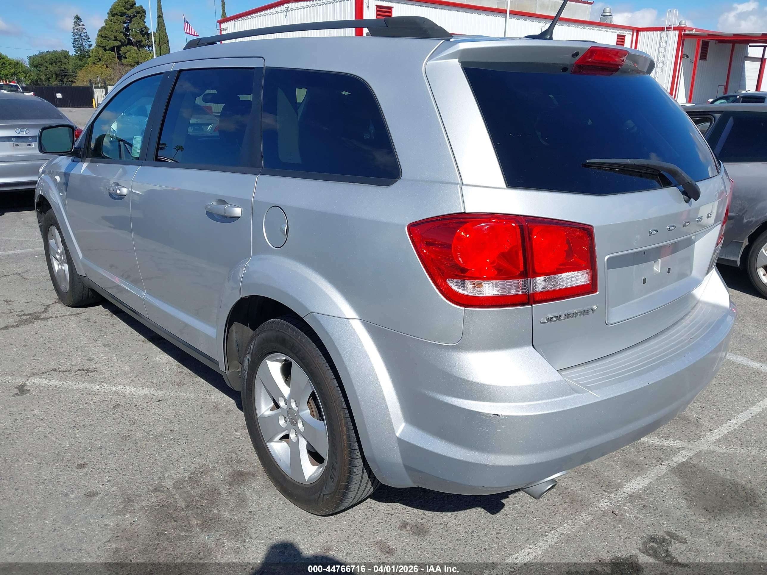 DODGE JOURNEY image 3