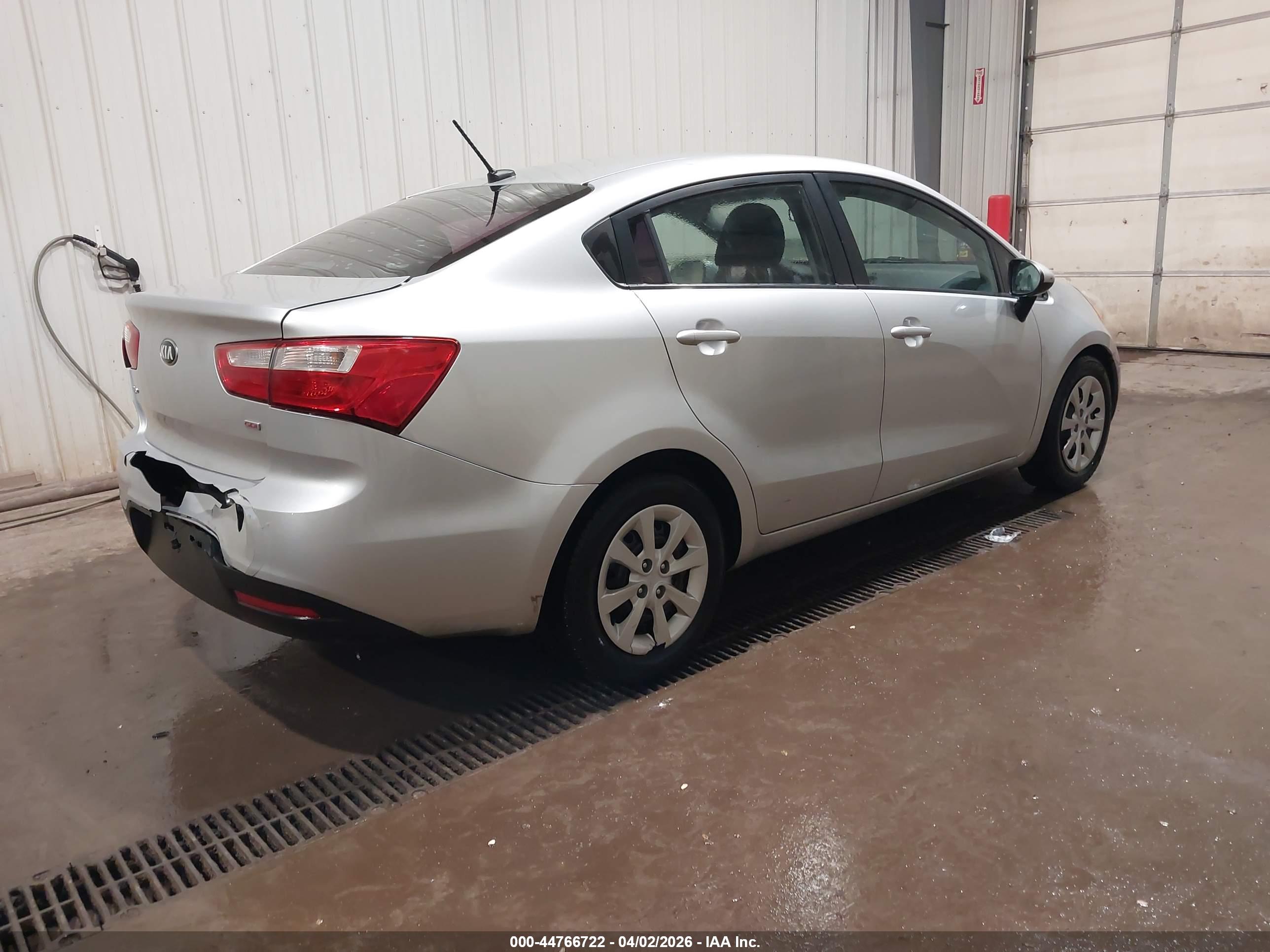 KIA RIO image 4