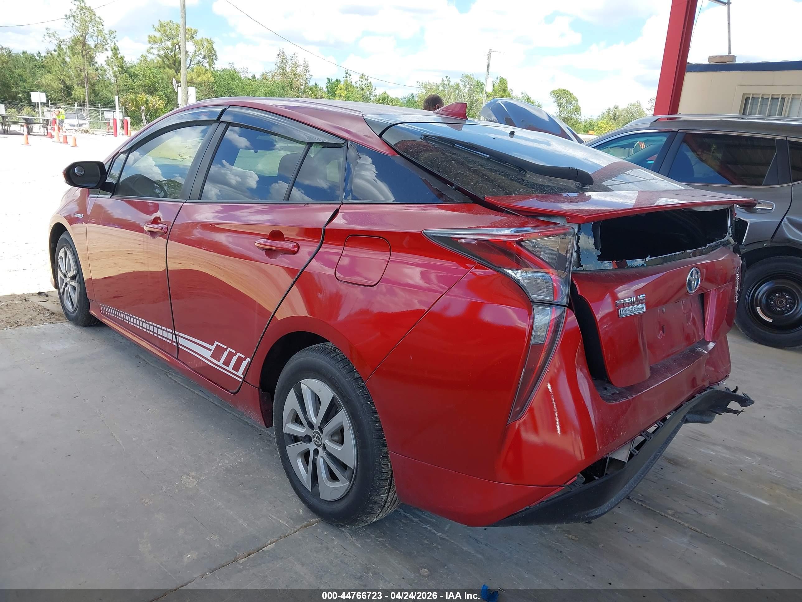 TOYOTA PRIUS image 3