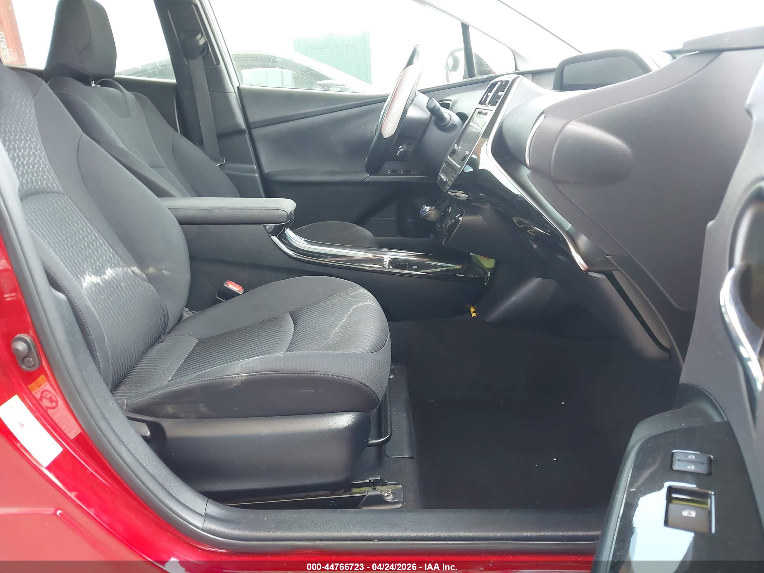 TOYOTA PRIUS image 5