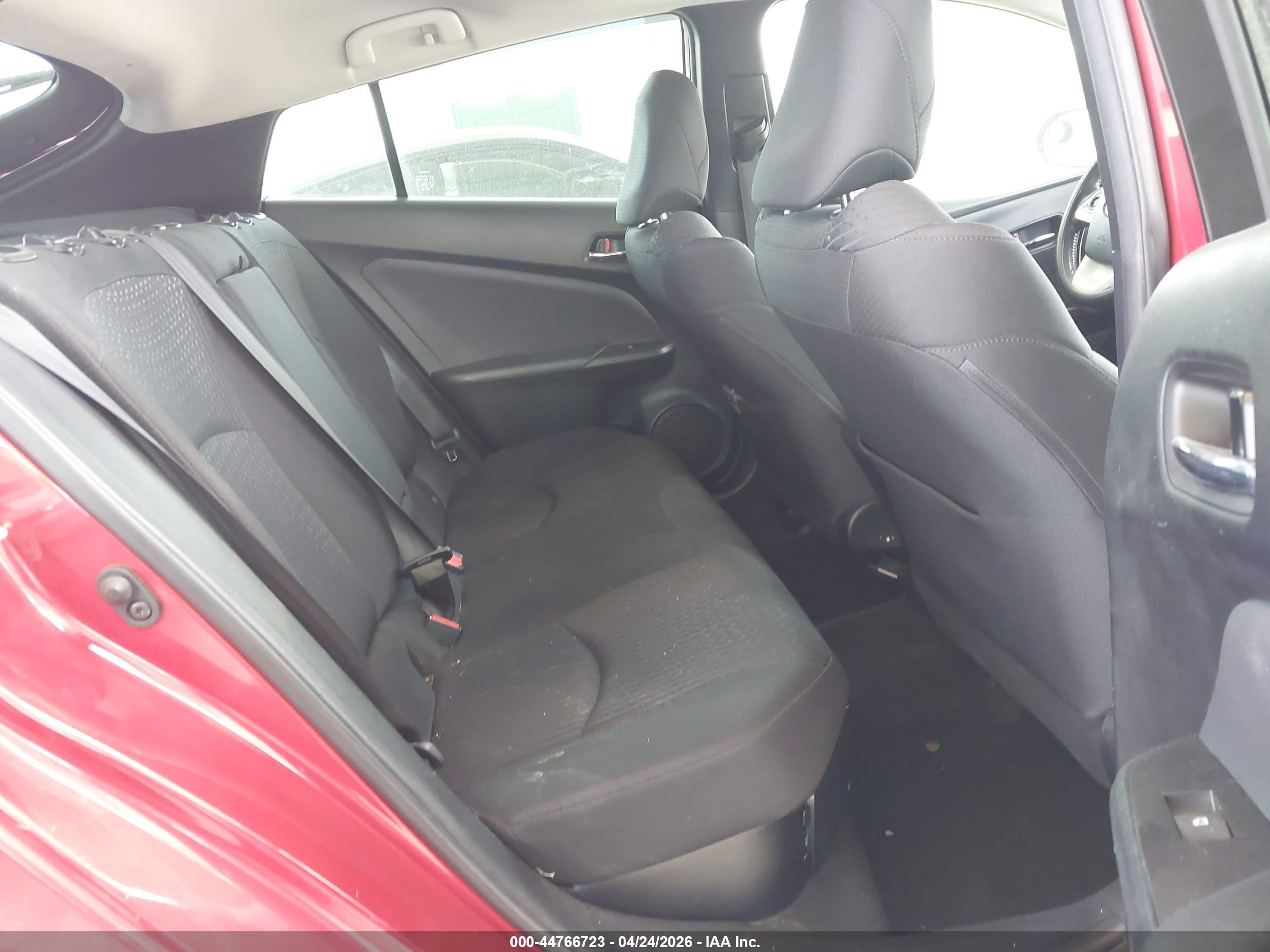 TOYOTA PRIUS image 8