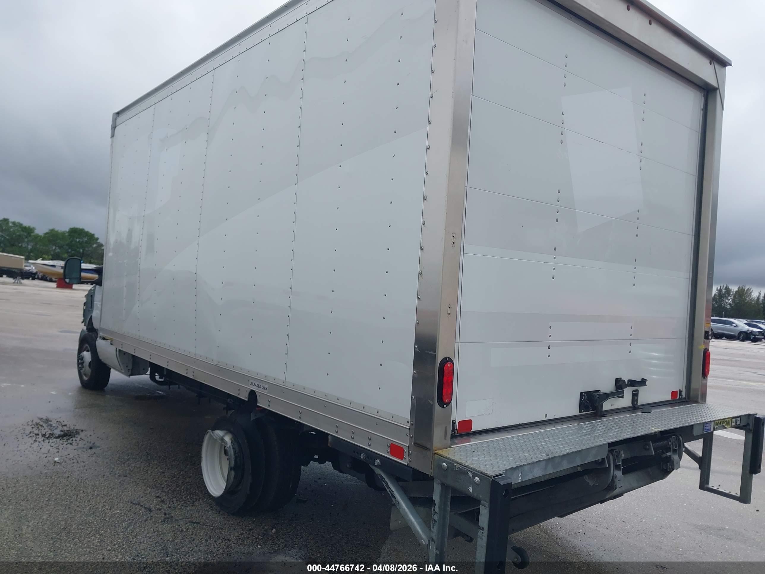 FORD E-350 image 3